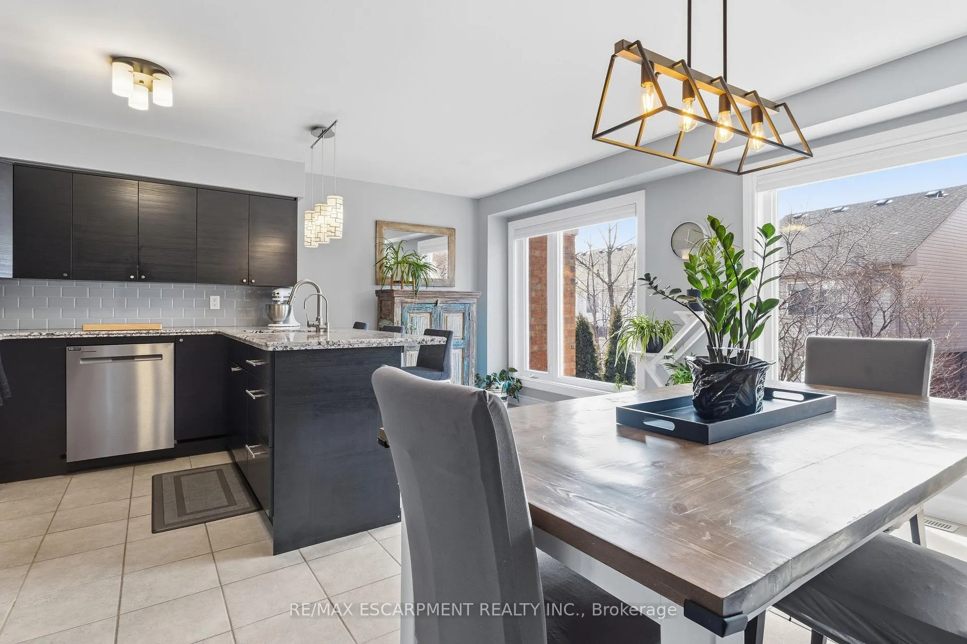 Photo 11 of 5123 Dryden Avenue, Burlington, Orchard — HOMEH