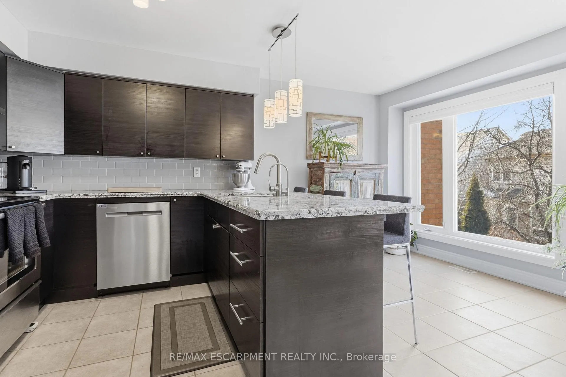 Photo 12 of 5123 Dryden Avenue, Burlington, Orchard — HOMEH