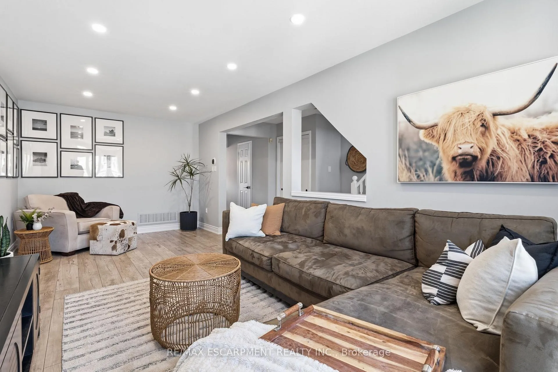 Photo 22 of 5123 Dryden Avenue, Burlington, Orchard — HOMEH