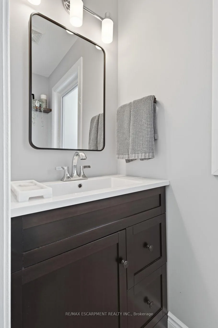 Photo 23 of 5123 Dryden Avenue, Burlington, Orchard — HOMEH