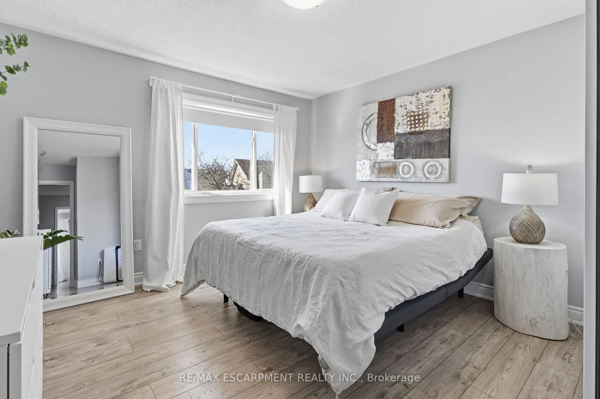 Photo 26 of 5123 Dryden Avenue, Burlington, Orchard — HOMEH