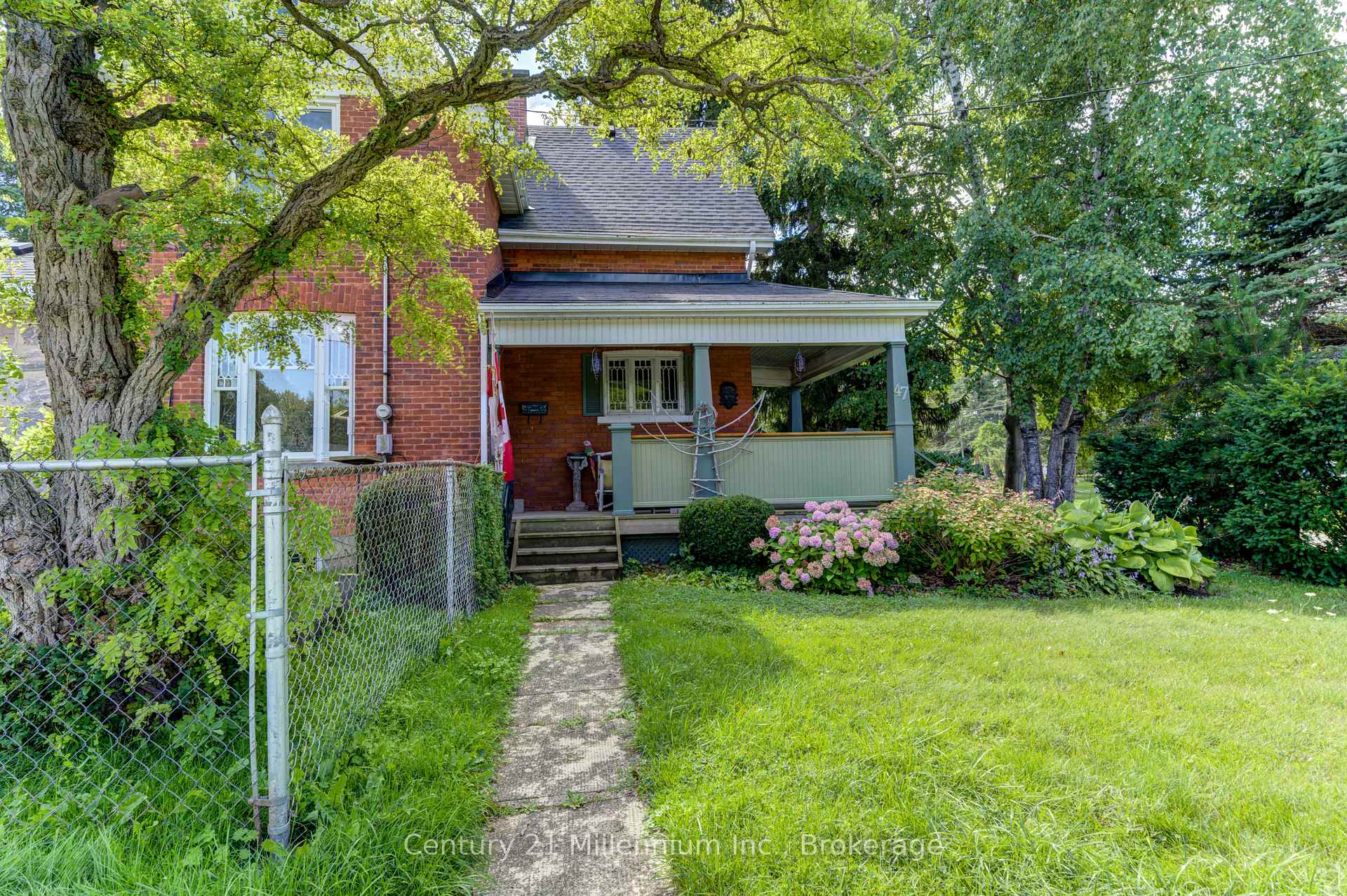 Photo 4 of 47 Pearson Street, Meaford — HOMEH