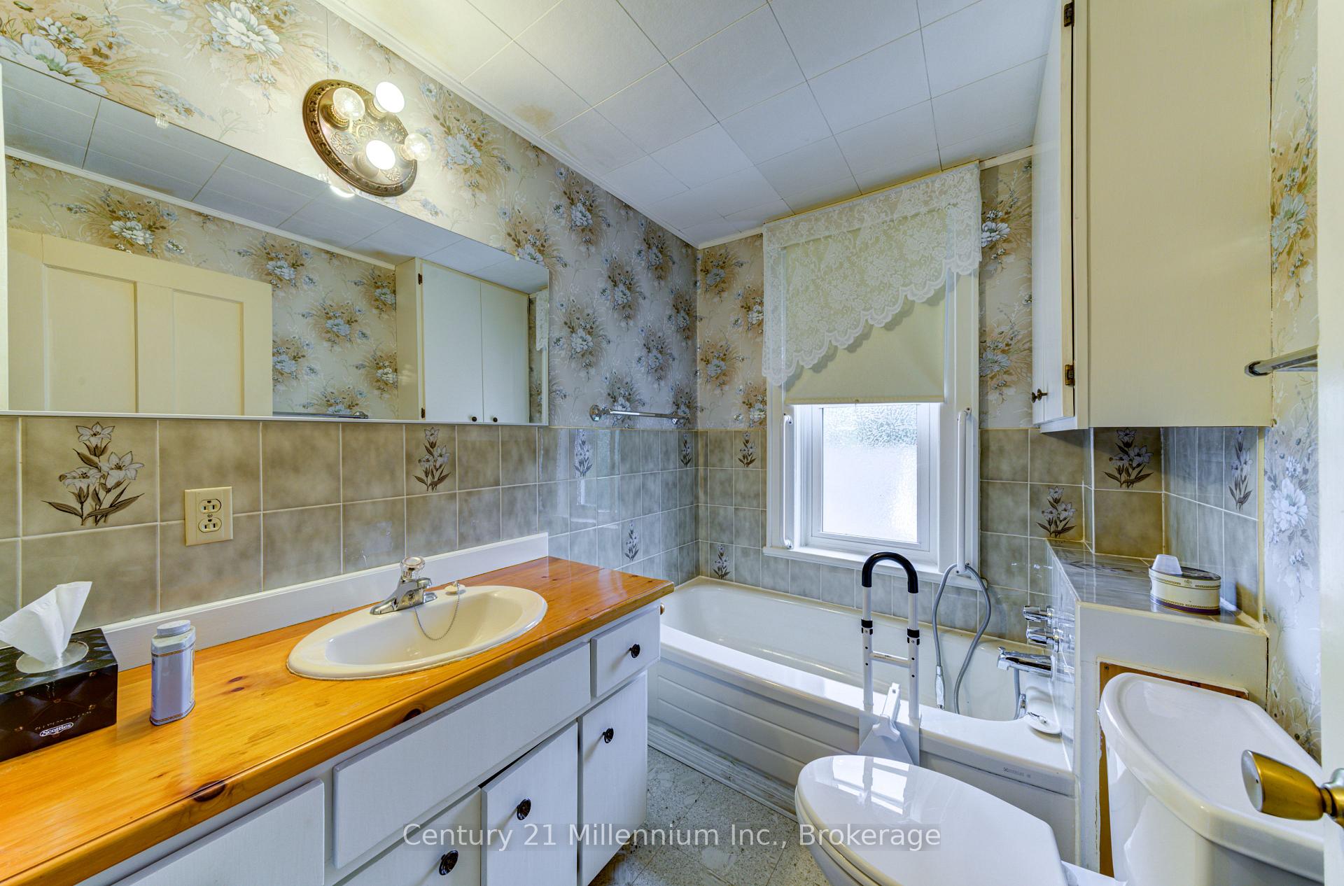 Photo 24 of 47 Pearson Street, Meaford — HOMEH
