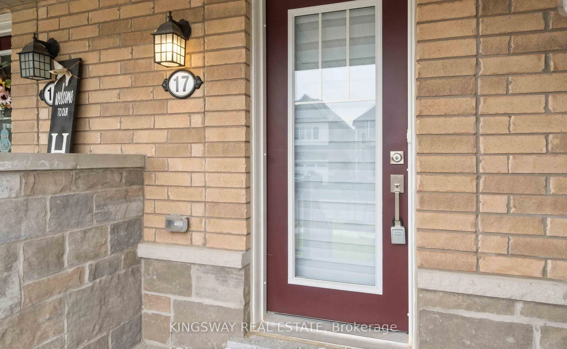 Photo 4 of 17 Armes Street, Hamilton, Binbrook — HOMEH