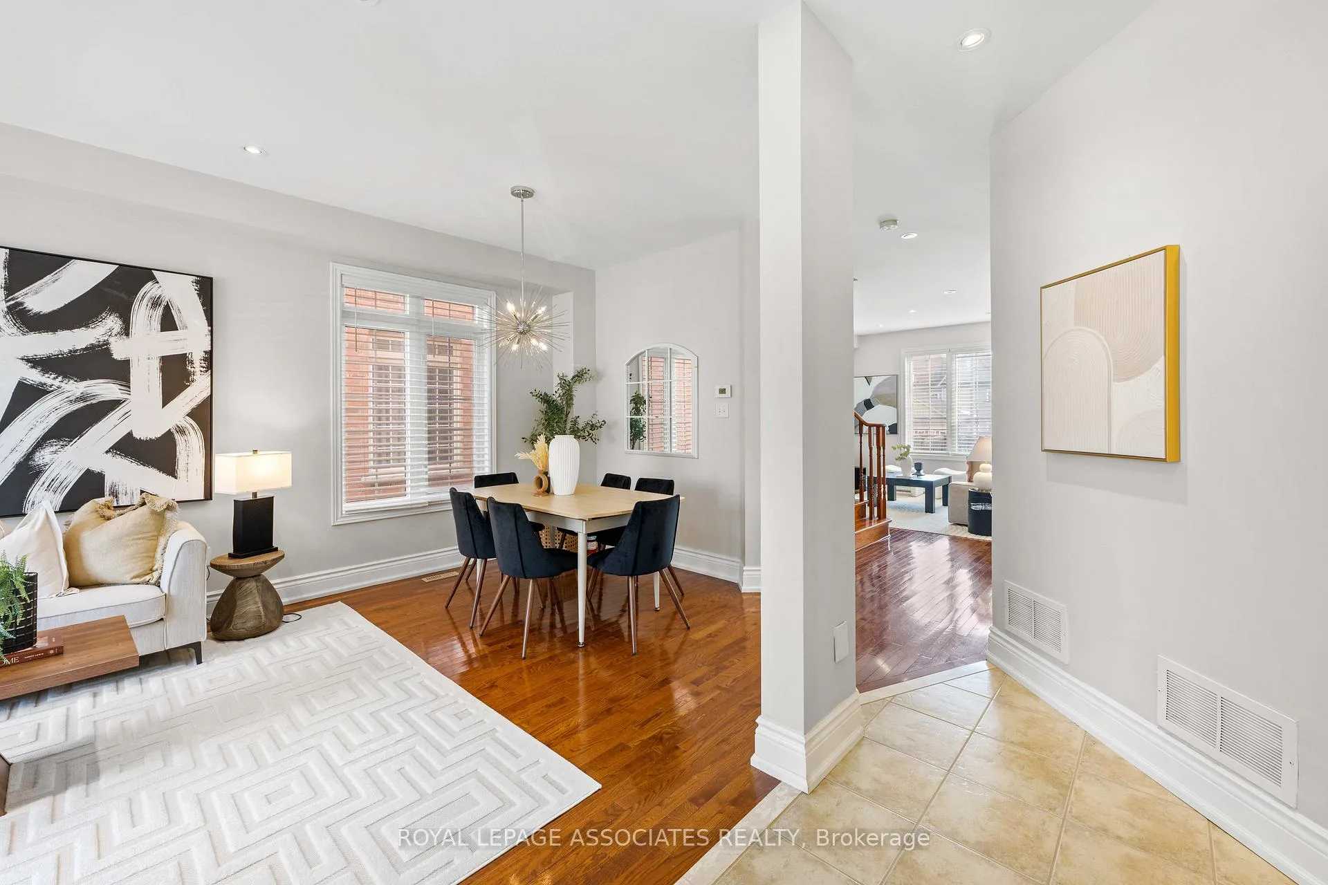 Photo 2 of 33 Evaridge Drive, Markham, Cornell — HOMEH