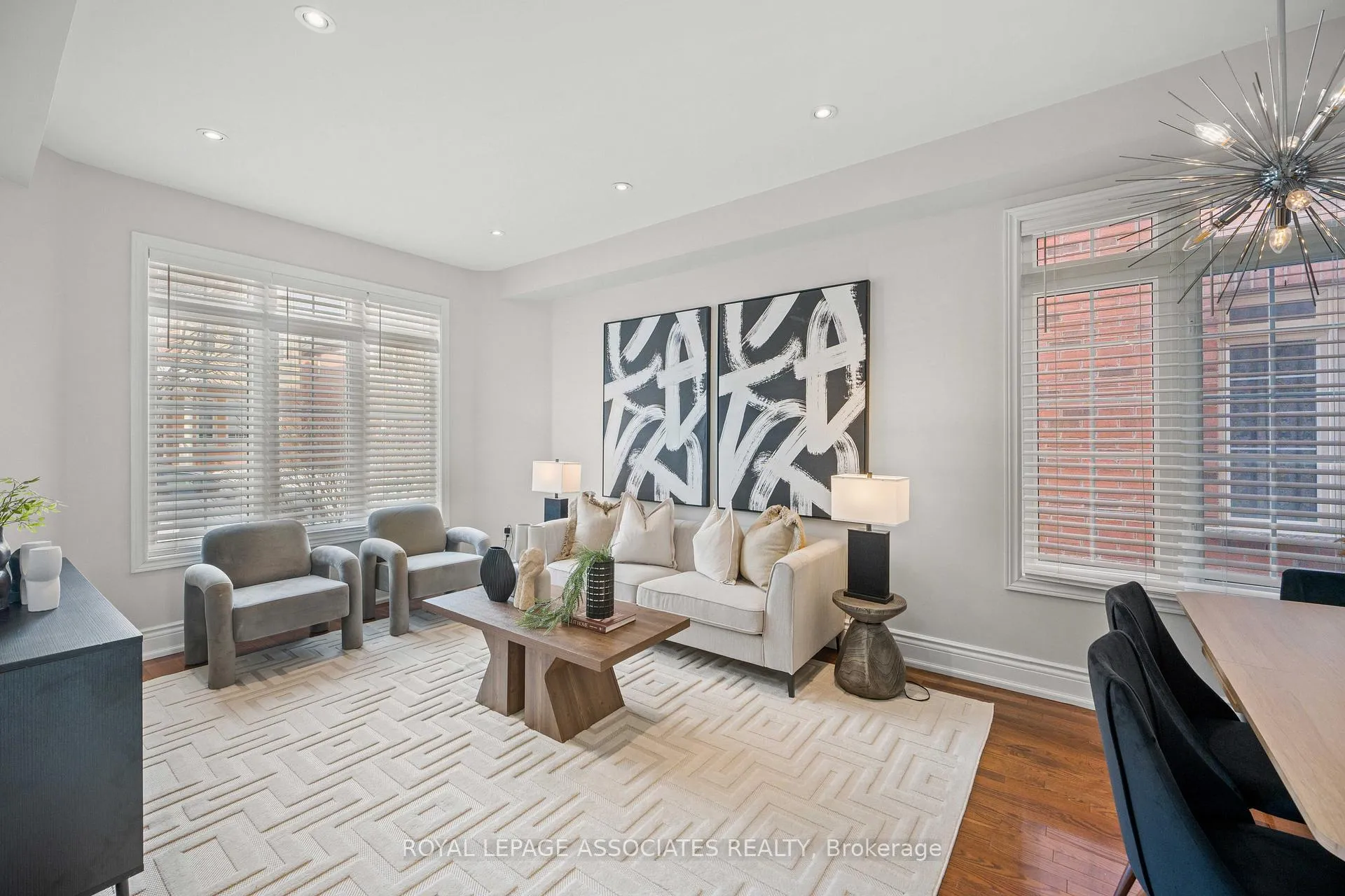Photo 3 of 33 Evaridge Drive, Markham, Cornell — HOMEH