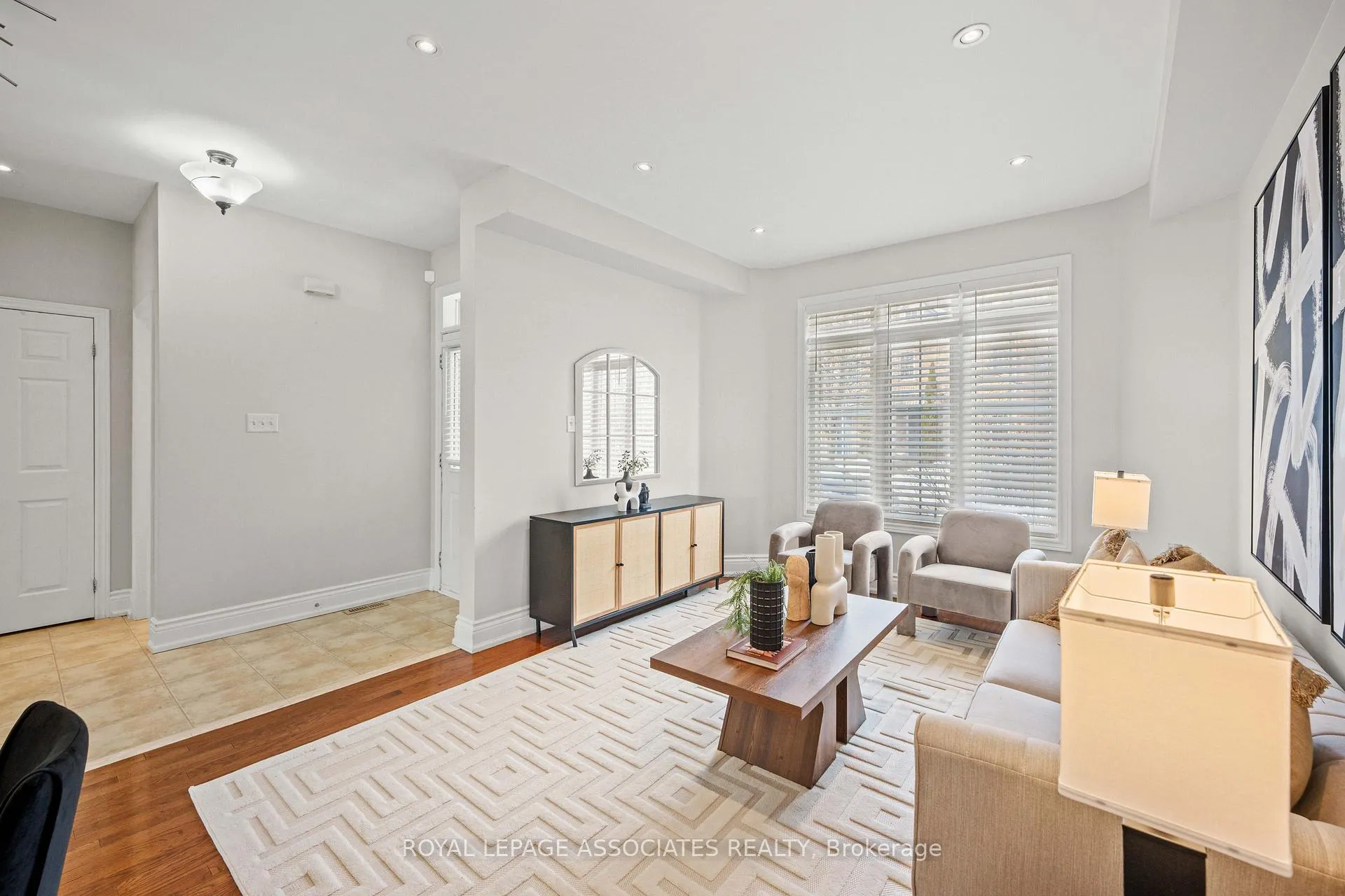Photo 4 of 33 Evaridge Drive, Markham, Cornell — HOMEH