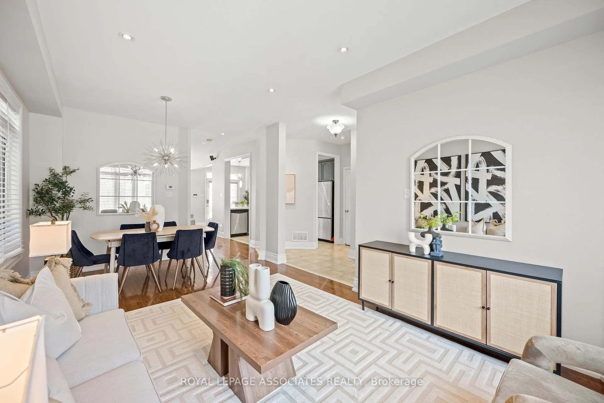 Photo 5 of 33 Evaridge Drive, Markham, Cornell — HOMEH