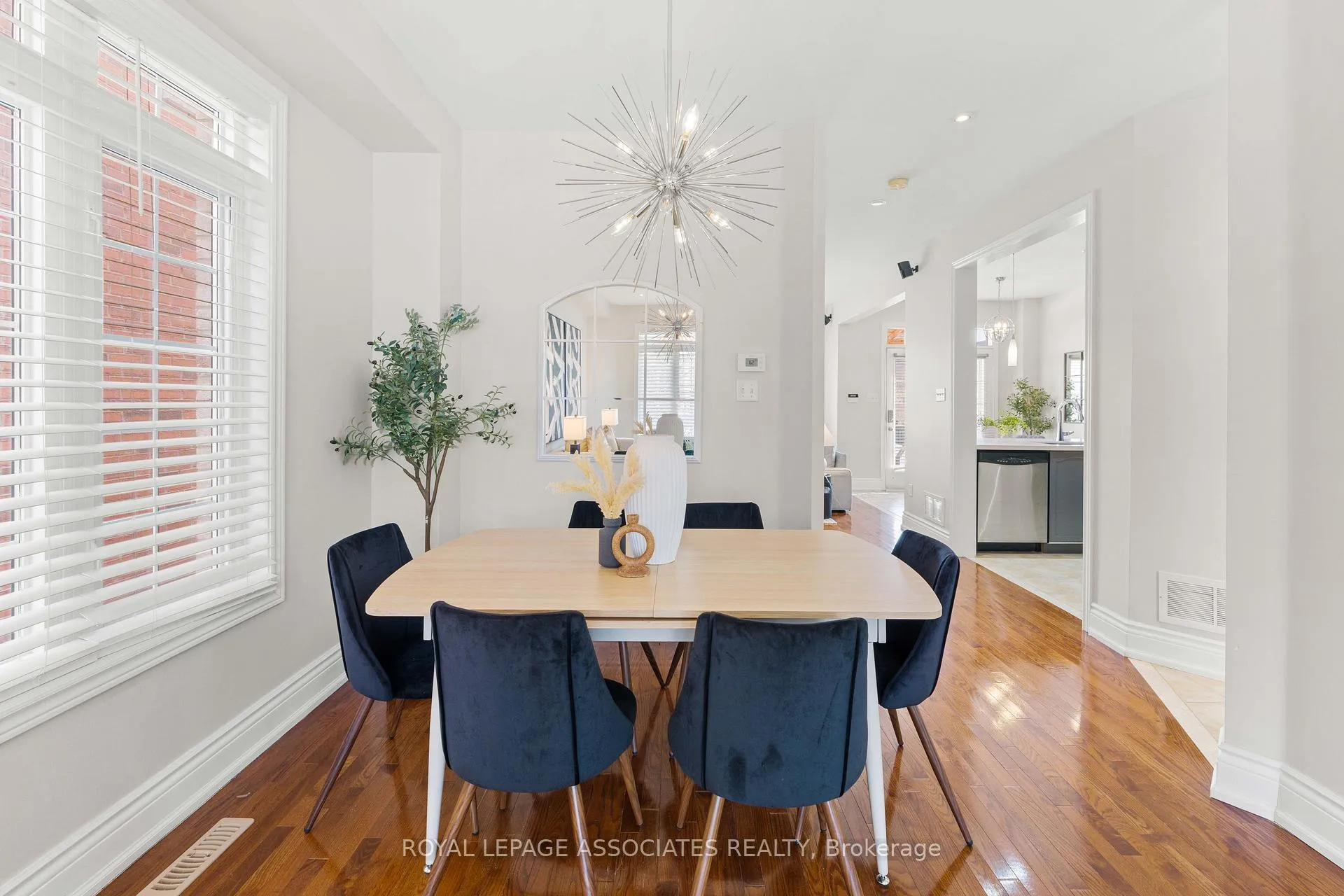 Photo 6 of 33 Evaridge Drive, Markham, Cornell — HOMEH
