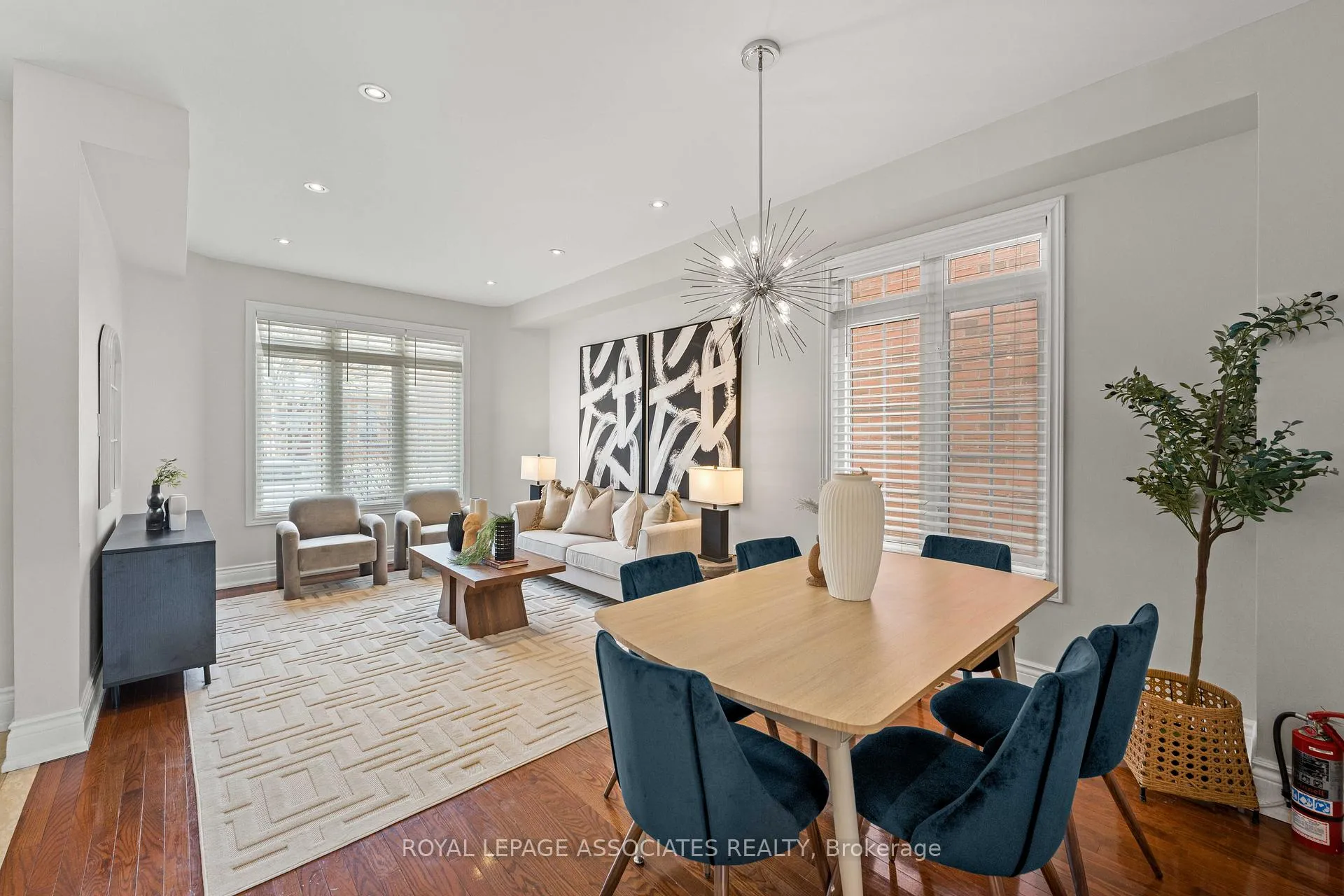 Photo 8 of 33 Evaridge Drive, Markham, Cornell — HOMEH