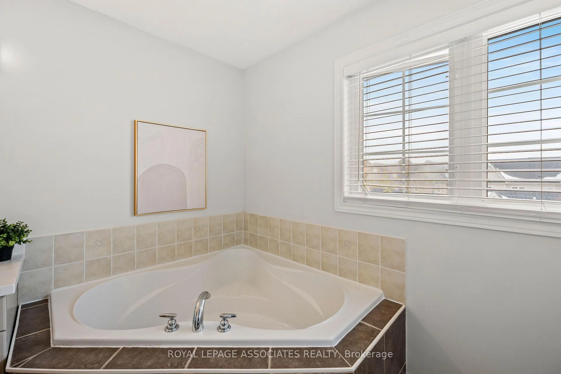 Photo 19 of 33 Evaridge Drive, Markham, Cornell — HOMEH