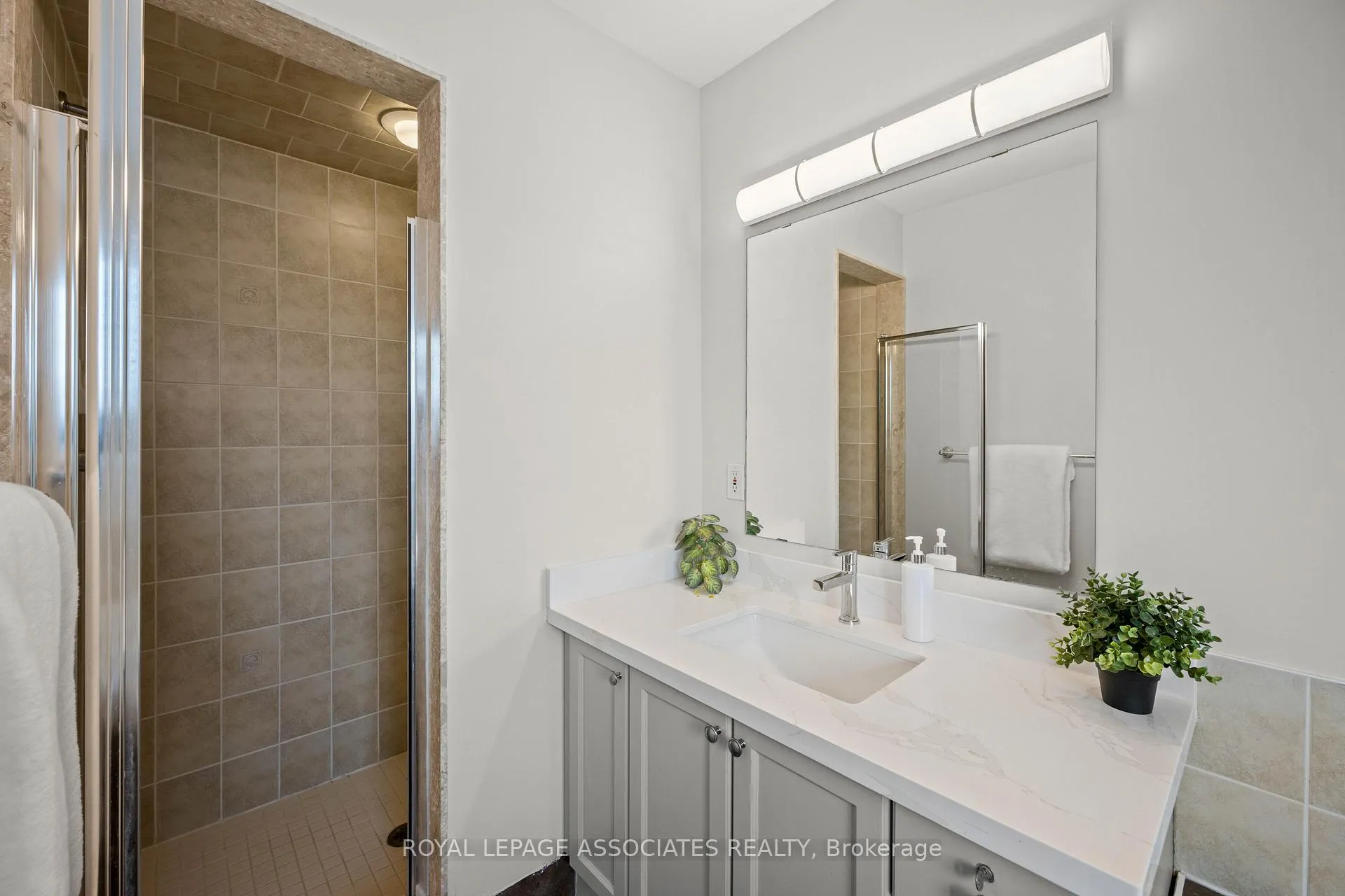 Photo 20 of 33 Evaridge Drive, Markham, Cornell — HOMEH