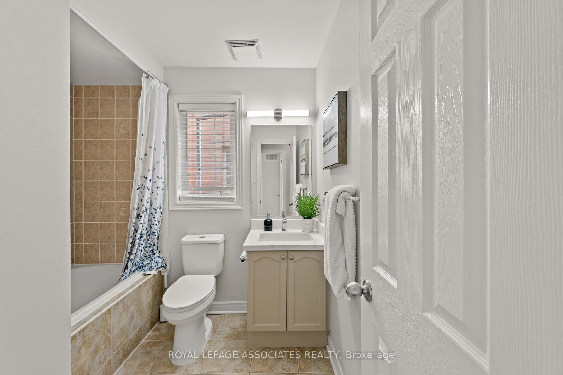 Photo 31 of 33 Evaridge Drive, Markham, Cornell — HOMEH