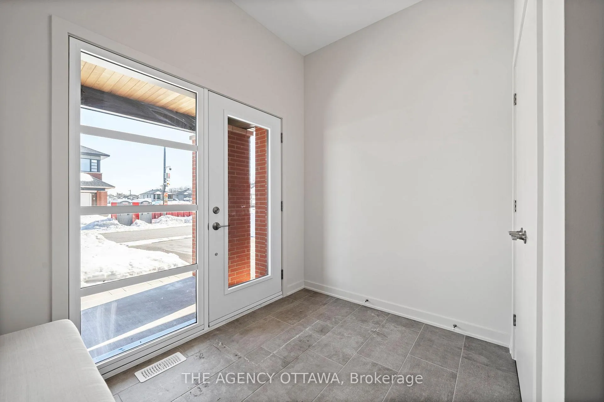 Photo 4 of 1003 Kitigan Grove, Ottawa, Kanata - Kanata Lakes/Heritage Hills — HOMEH