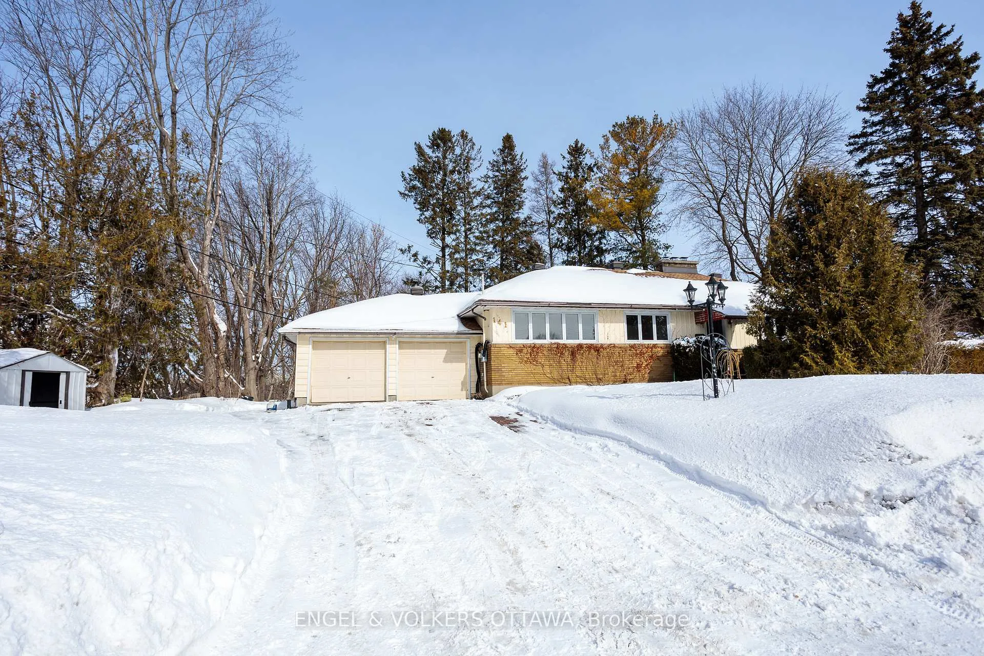 Photo 2 of 141 Rodney Crescent, Ottawa, Faircrest Heights — HOMEH