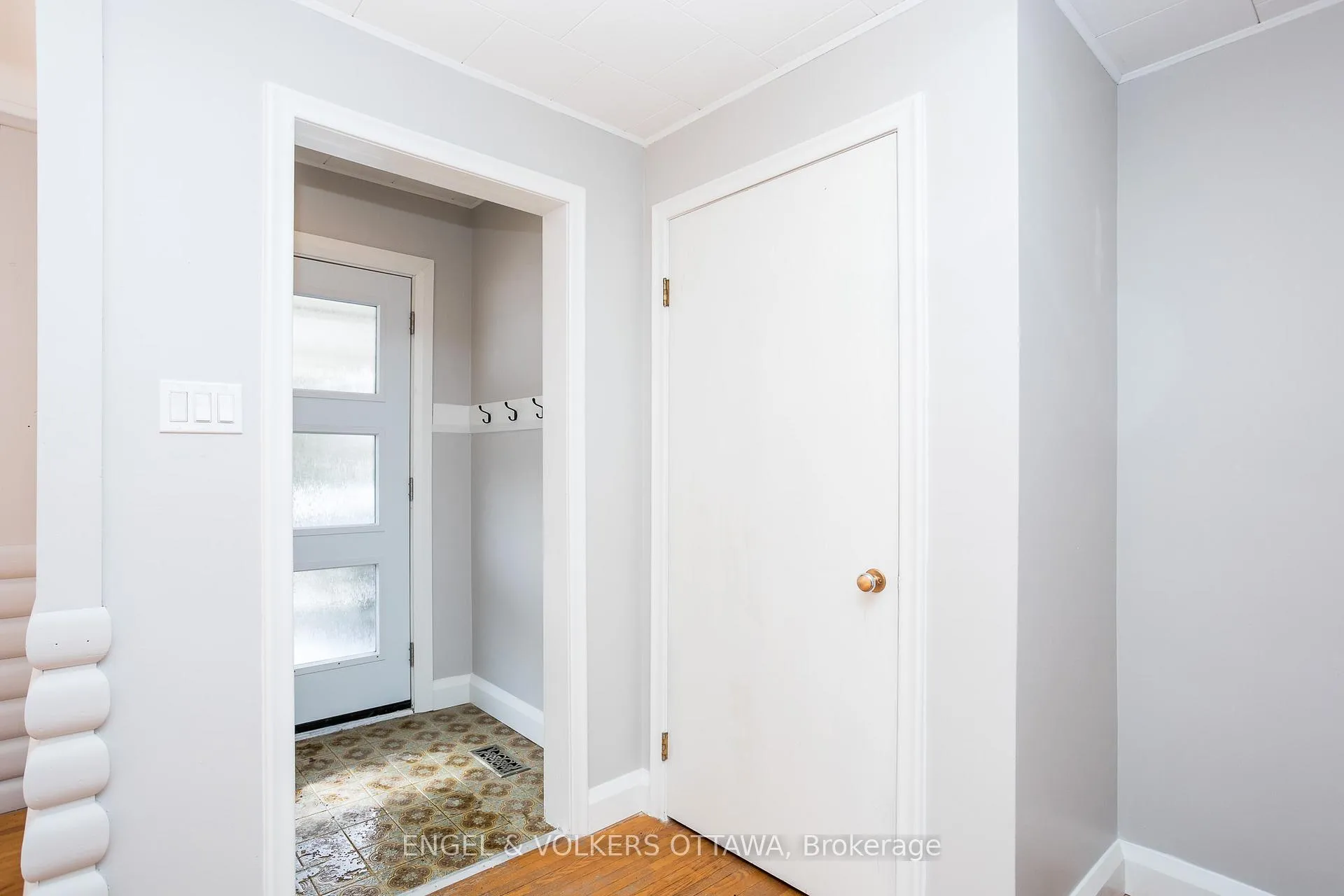 Photo 7 of 141 Rodney Crescent, Ottawa, Faircrest Heights — HOMEH