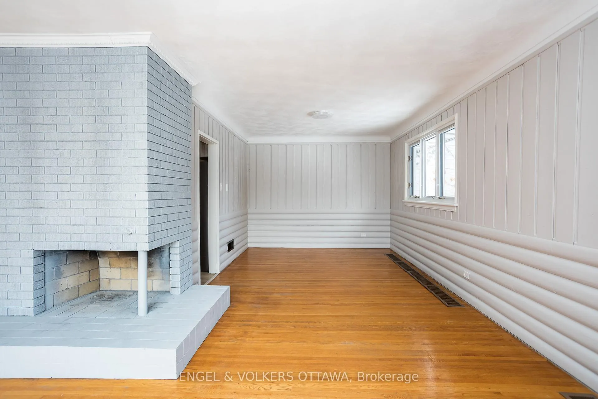 Photo 15 of 141 Rodney Crescent, Ottawa, Faircrest Heights — HOMEH
