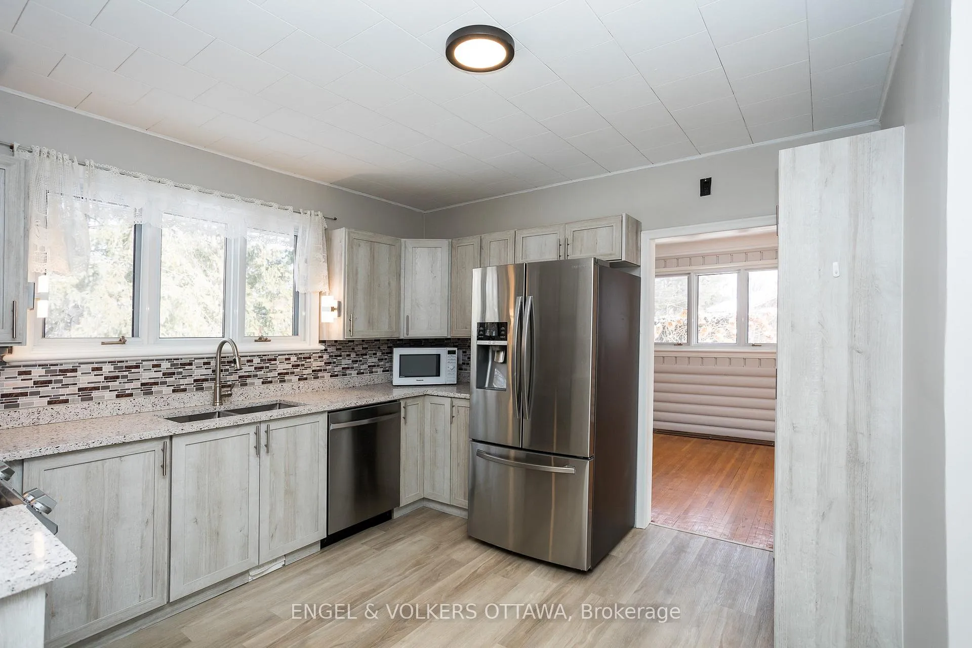 Photo 20 of 141 Rodney Crescent, Ottawa, Faircrest Heights — HOMEH