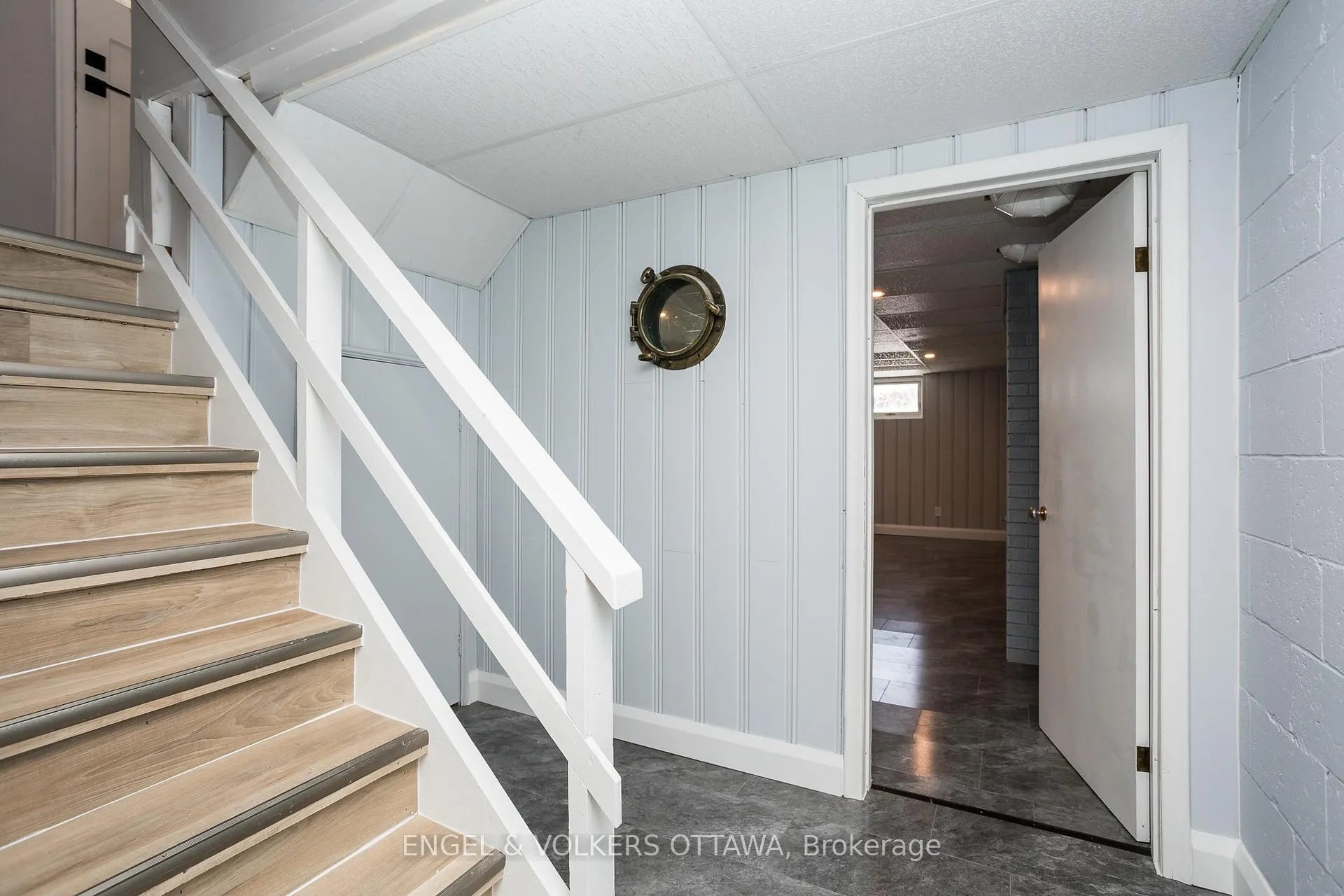 Photo 36 of 141 Rodney Crescent, Ottawa, Faircrest Heights — HOMEH