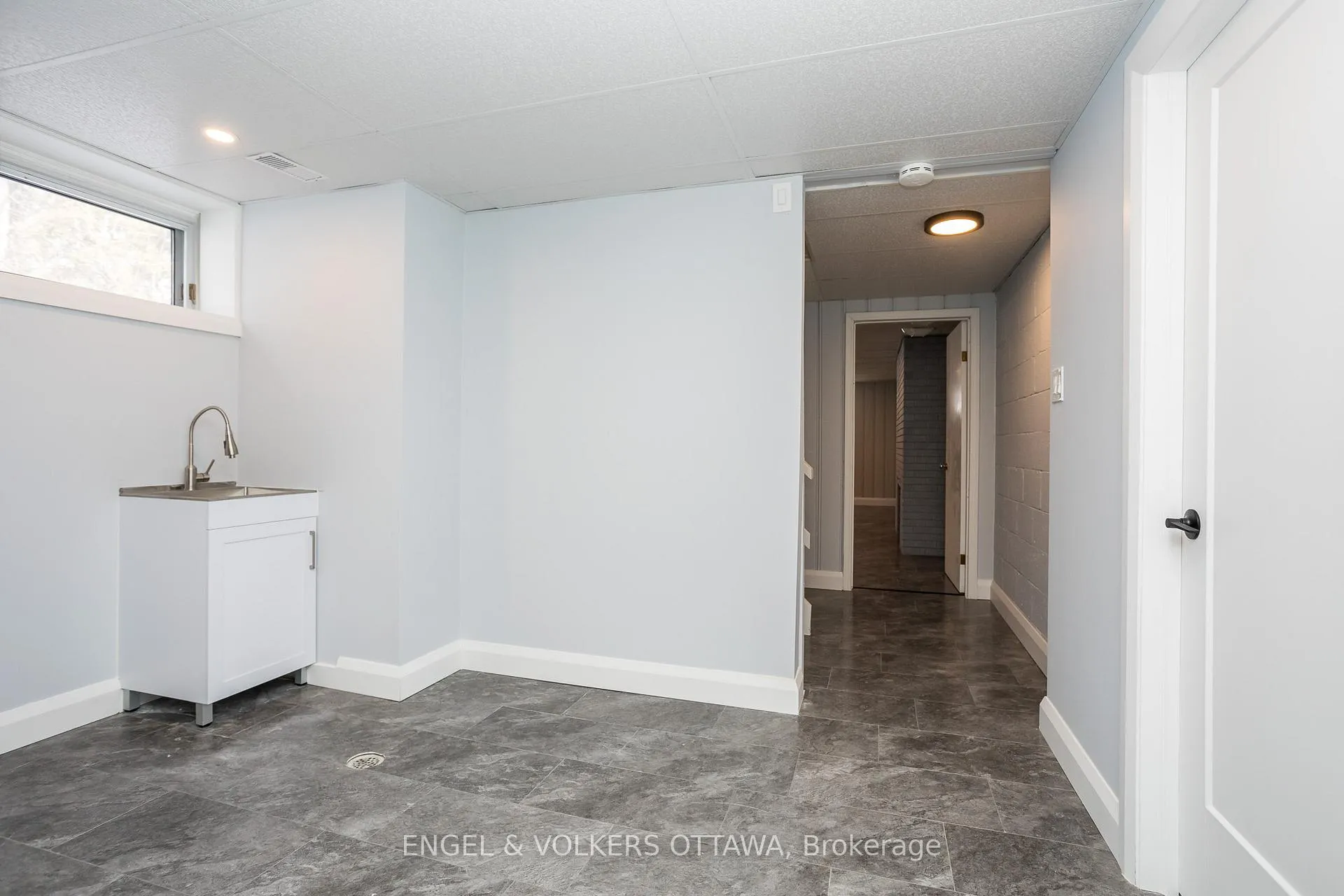 Photo 41 of 141 Rodney Crescent, Ottawa, Faircrest Heights — HOMEH