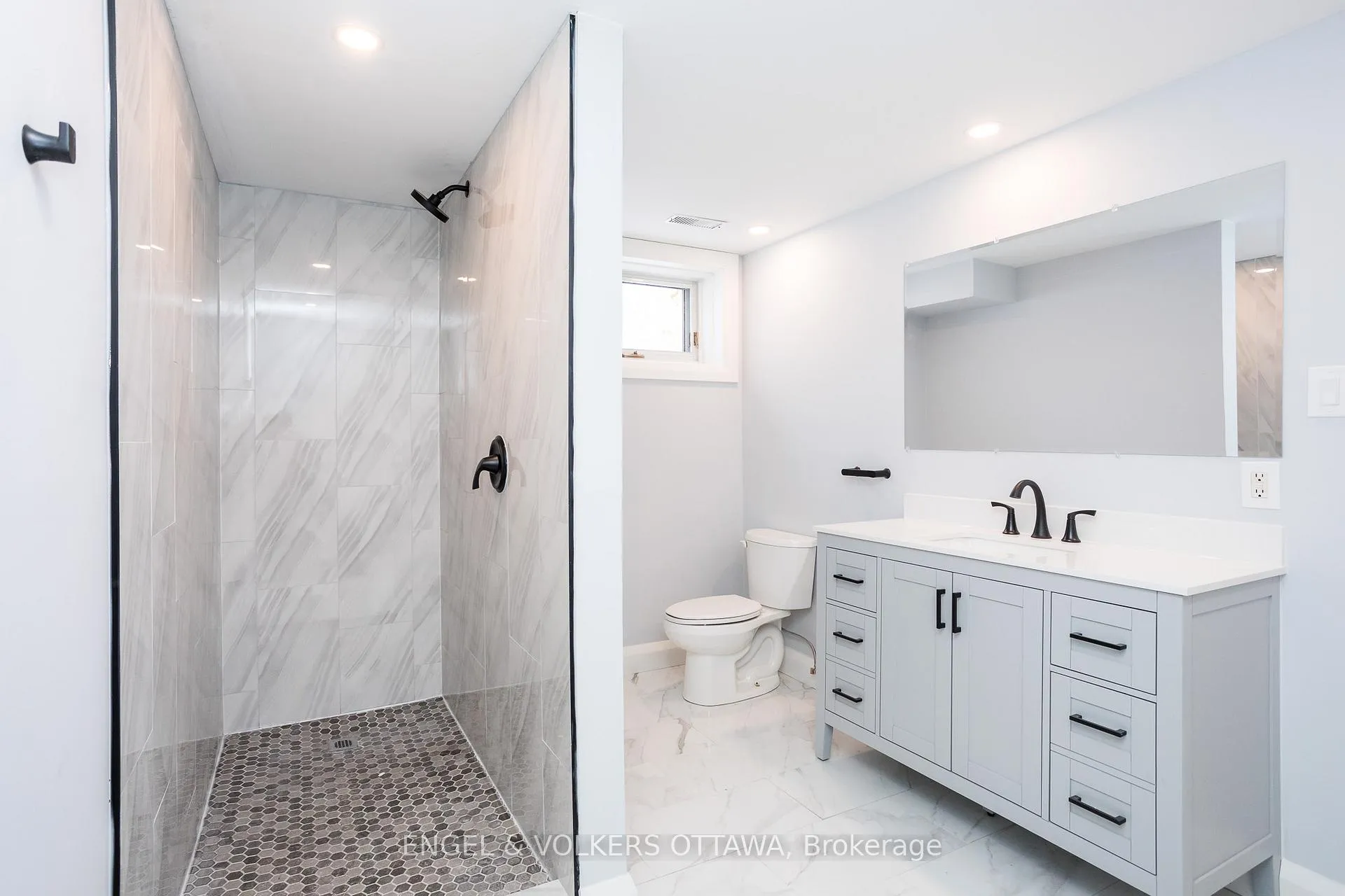 Photo 46 of 141 Rodney Crescent, Ottawa, Faircrest Heights — HOMEH
