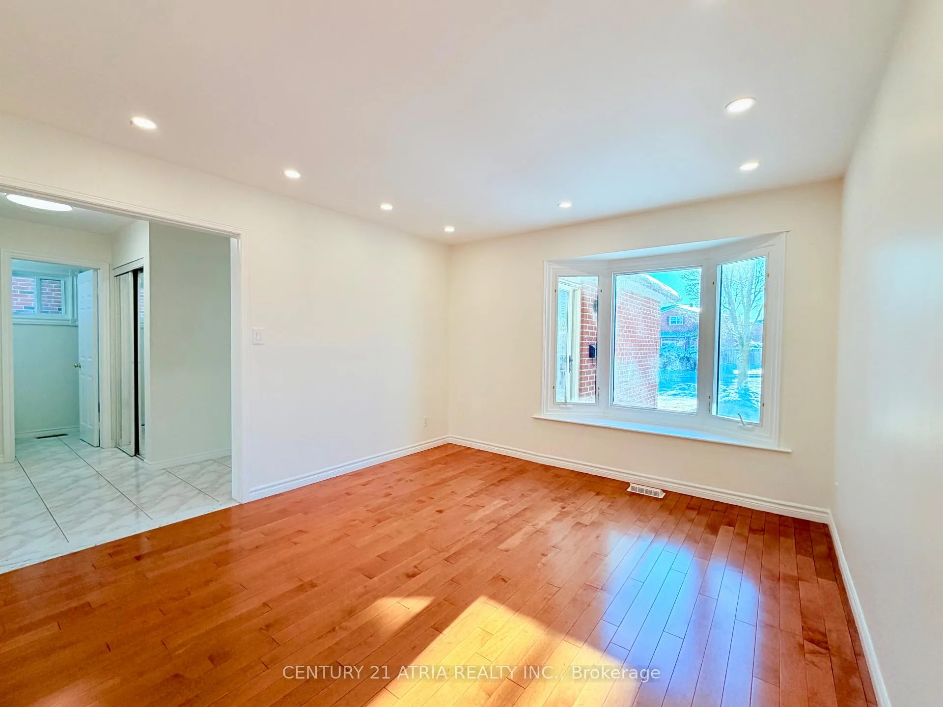 Photo 7 of 72 Bendamere Crescent, Markham, Raymerville — HOMEH