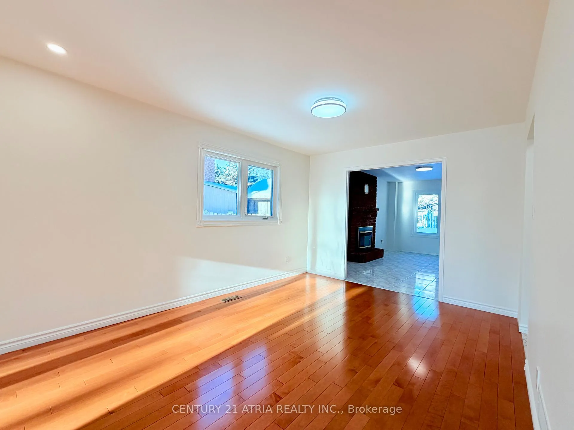 Photo 9 of 72 Bendamere Crescent, Markham, Raymerville — HOMEH