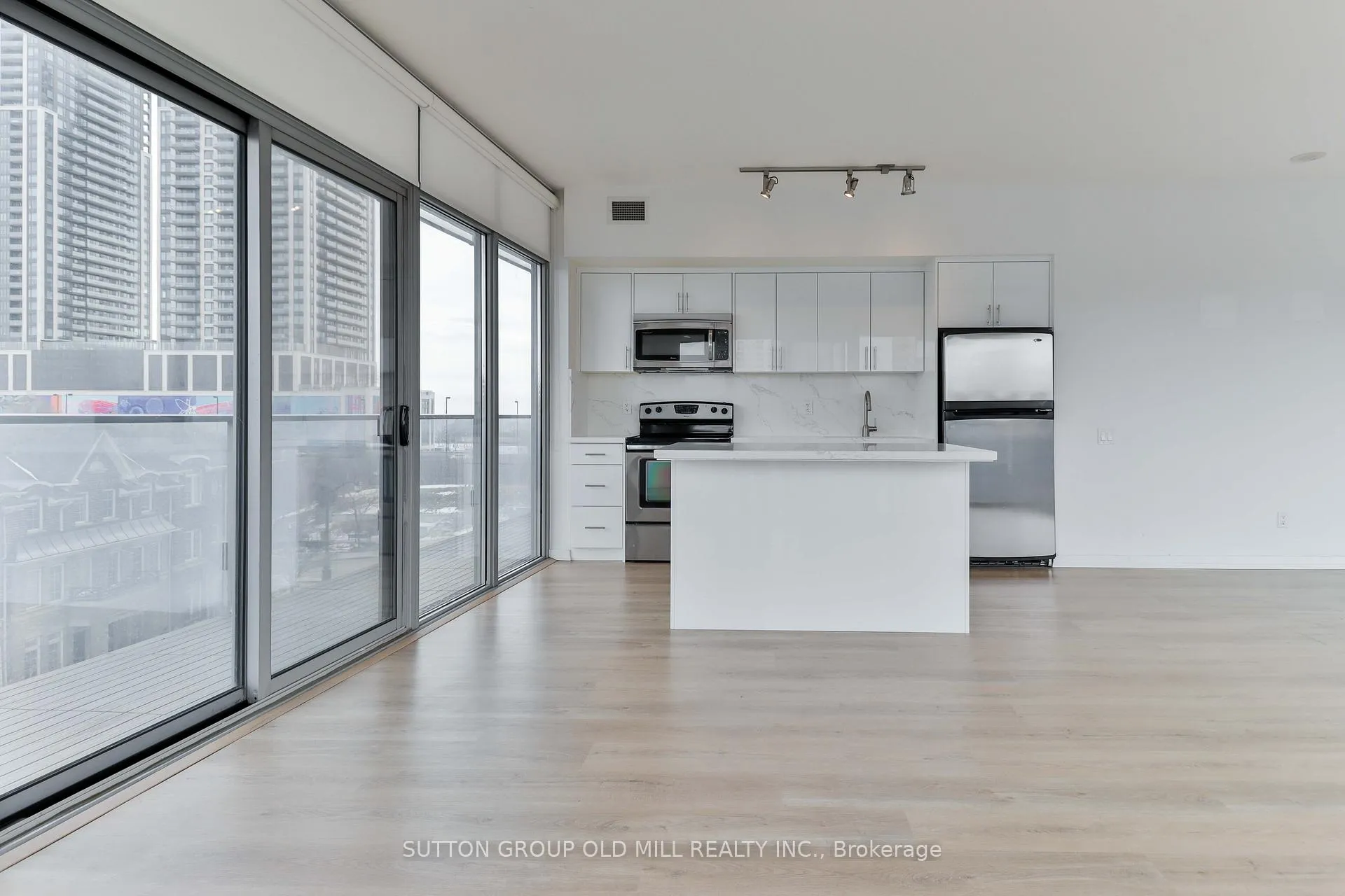 Photo 13 of Unit 414, 103 The Queensway Avenue, Toronto, High Park-Swansea — HOMEH