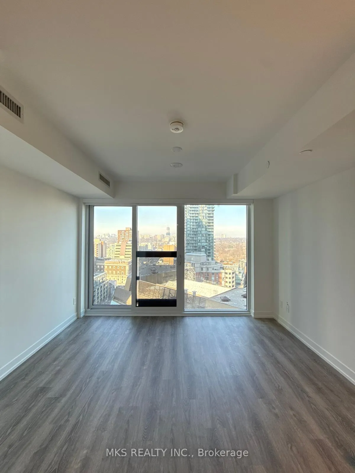 Photo 6 of Unit 1808, 771 Yonge Street, Toronto, The Annex — HOMEH