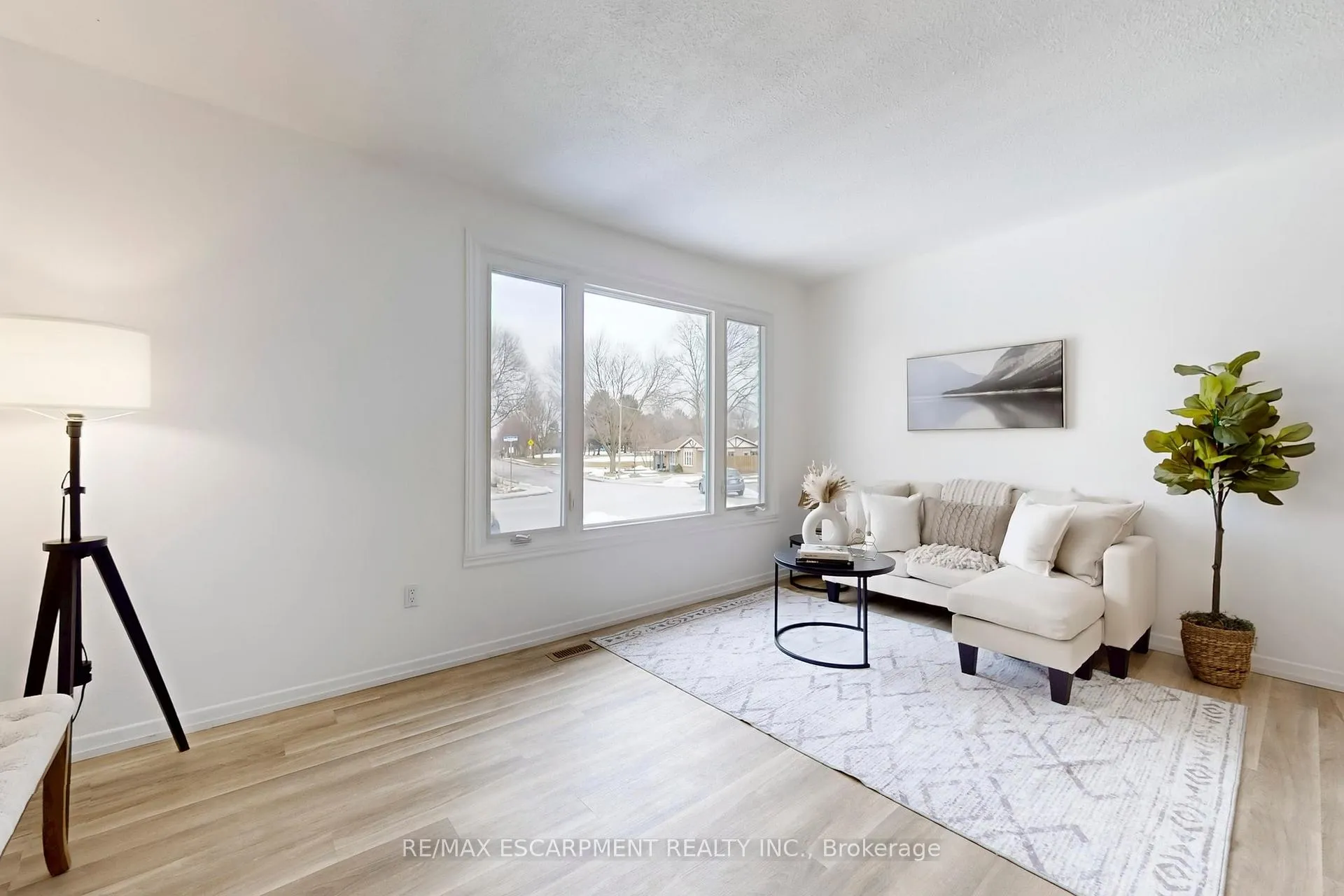 Photo 5 of 380 Magnolia Drive, Hamilton, Fessenden — HOMEH