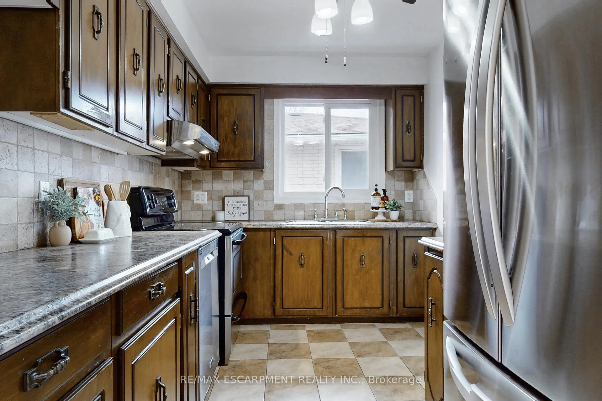 Photo 10 of 380 Magnolia Drive, Hamilton, Fessenden — HOMEH