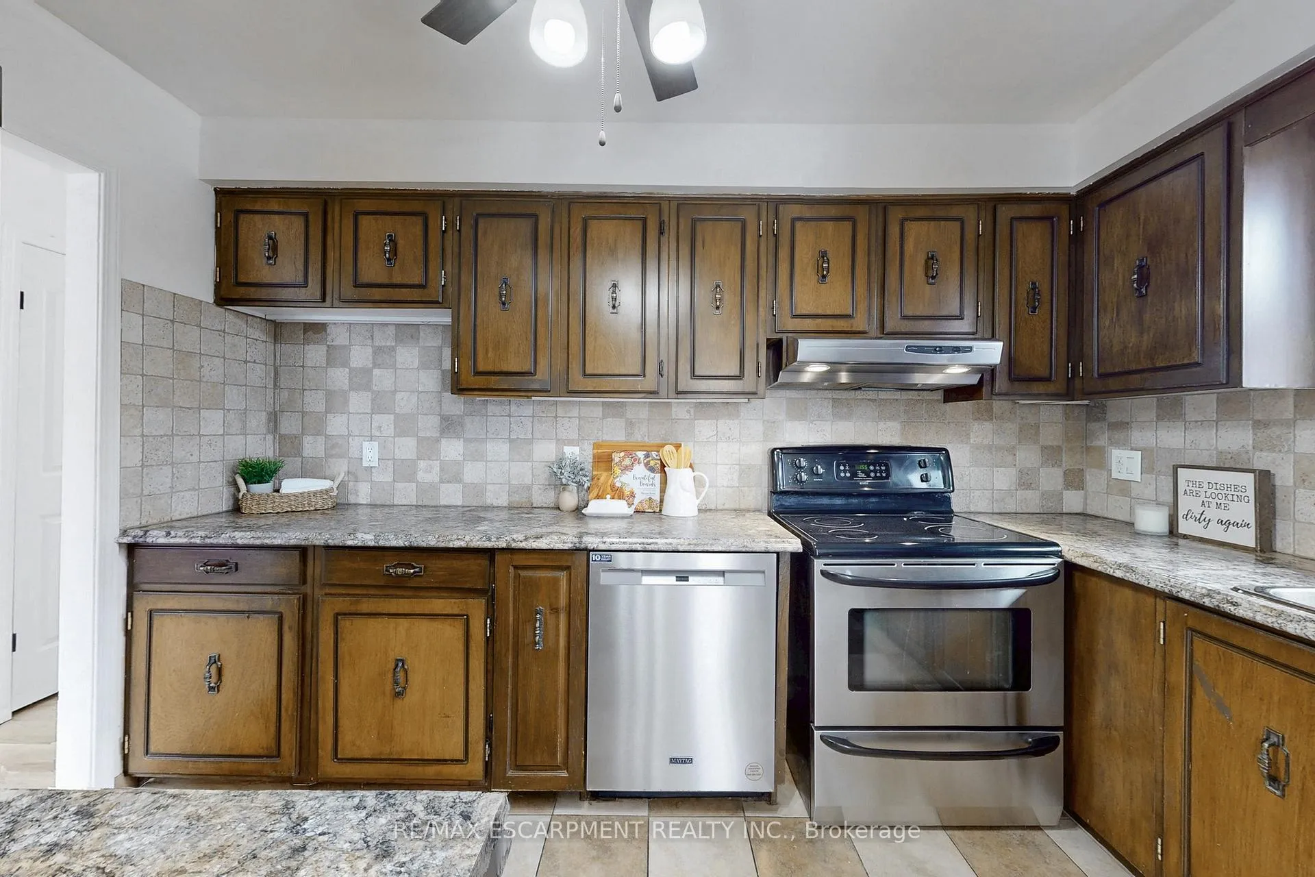 Photo 11 of 380 Magnolia Drive, Hamilton, Fessenden — HOMEH