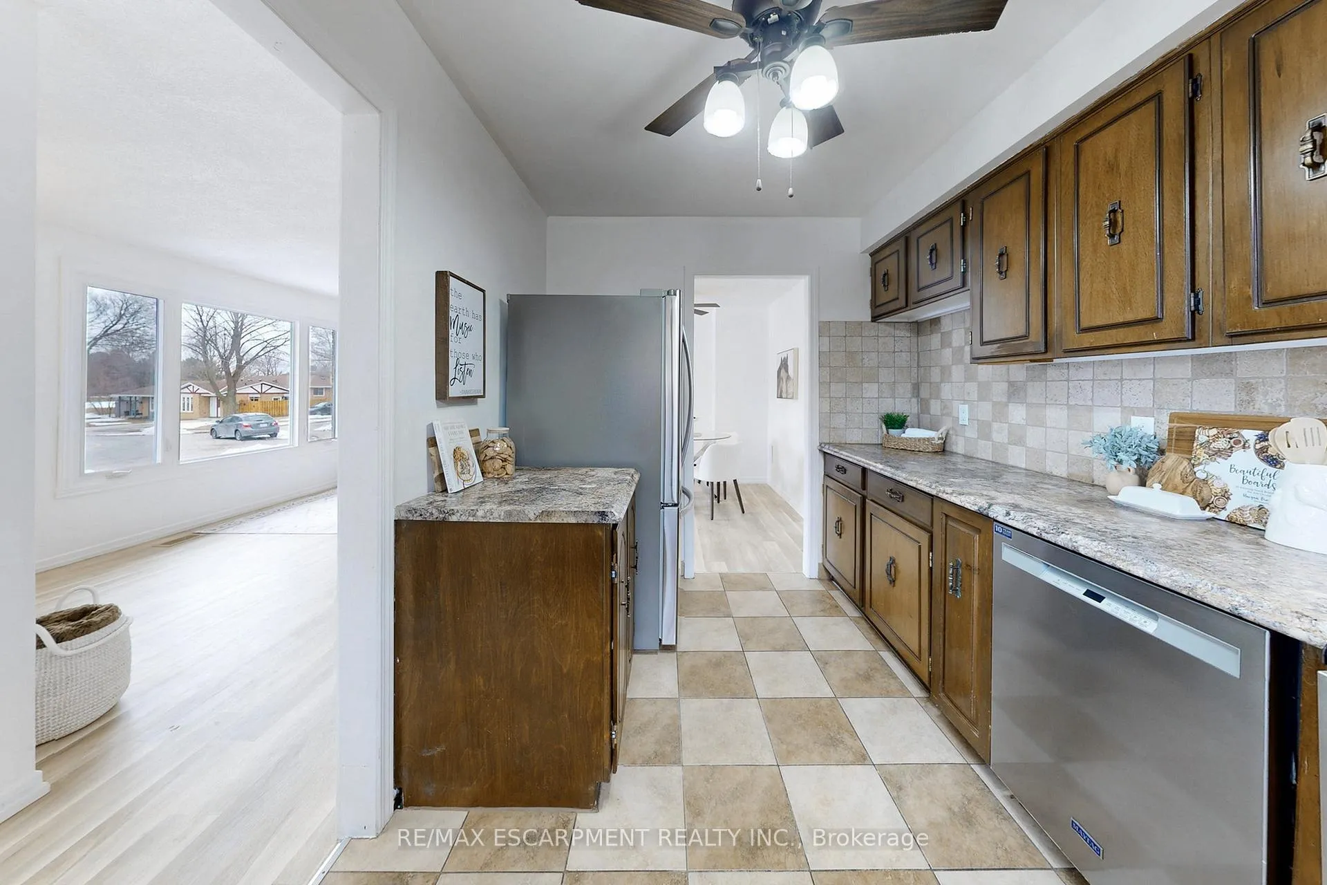 Photo 12 of 380 Magnolia Drive, Hamilton, Fessenden — HOMEH