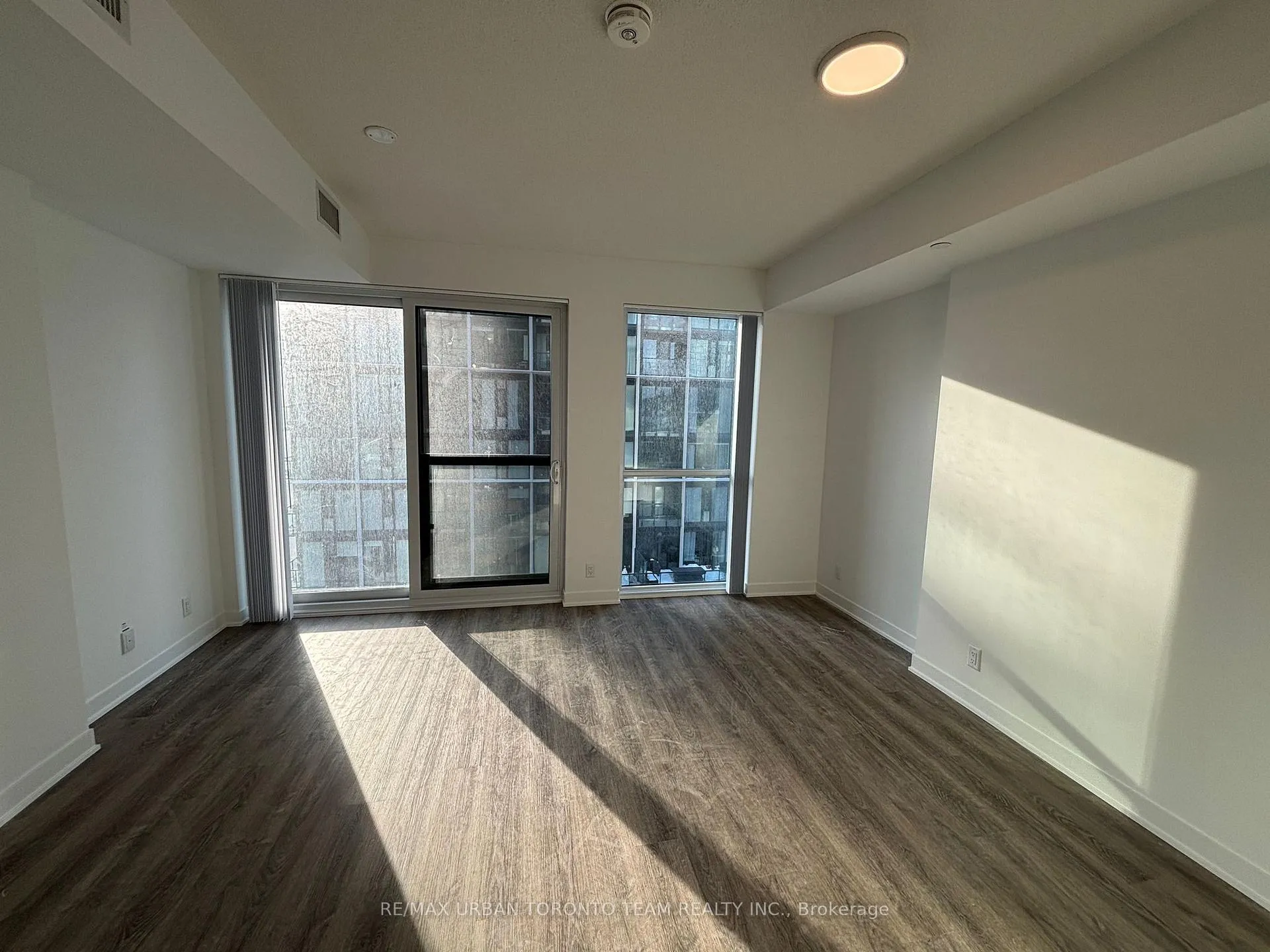 Photo 2 of Unit 1611, 180 Front Street E, Toronto, Moss Park — HOMEH