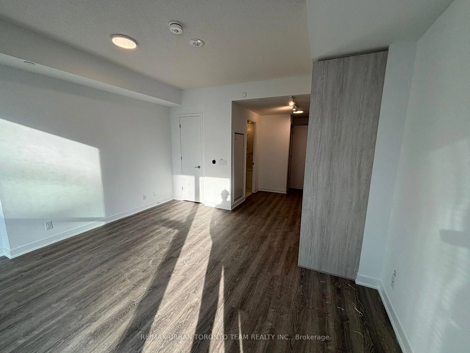 Photo 3 of Unit 1611, 180 Front Street E, Toronto, Moss Park — HOMEH