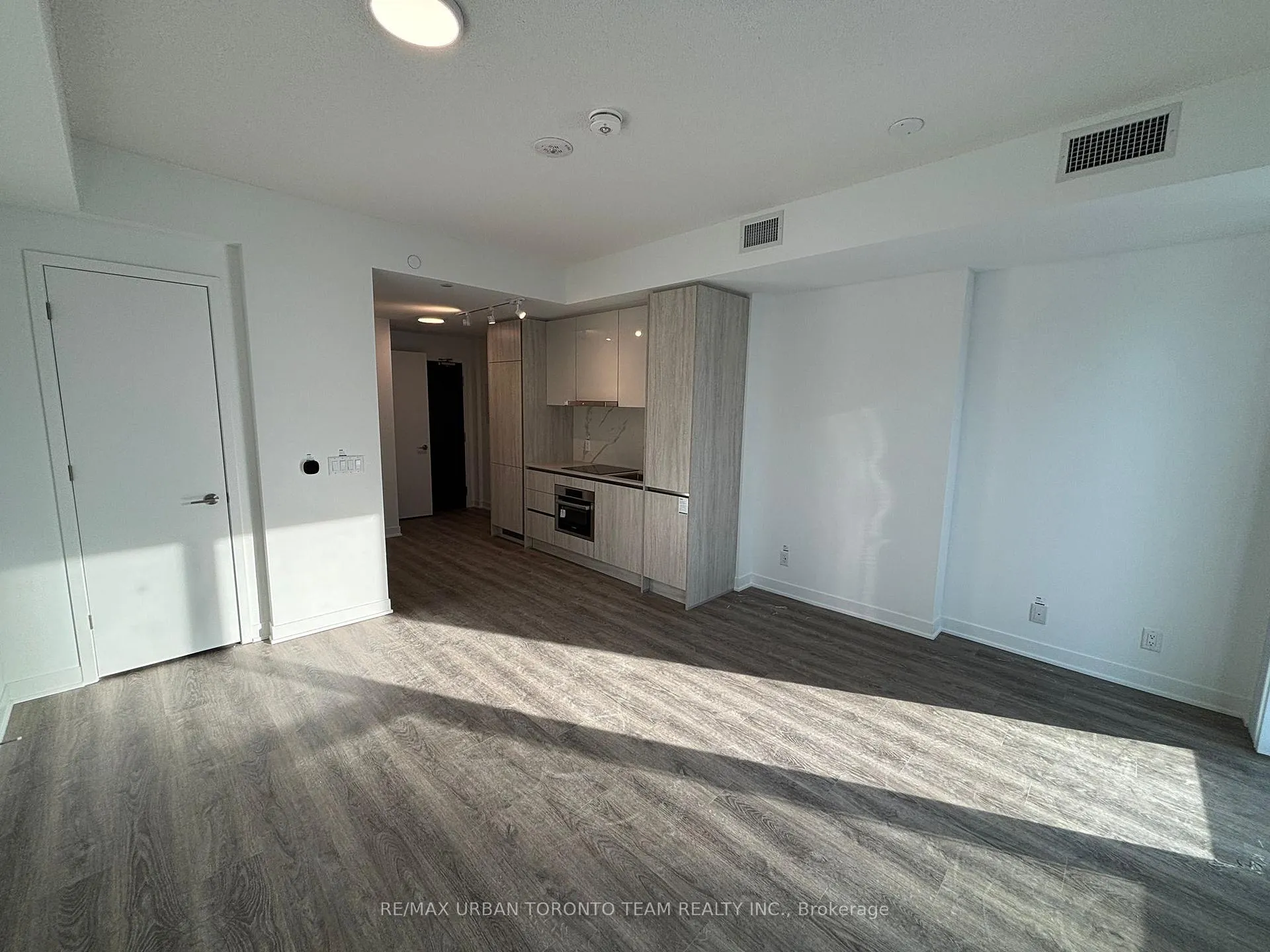 Photo 5 of Unit 1611, 180 Front Street E, Toronto, Moss Park — HOMEH