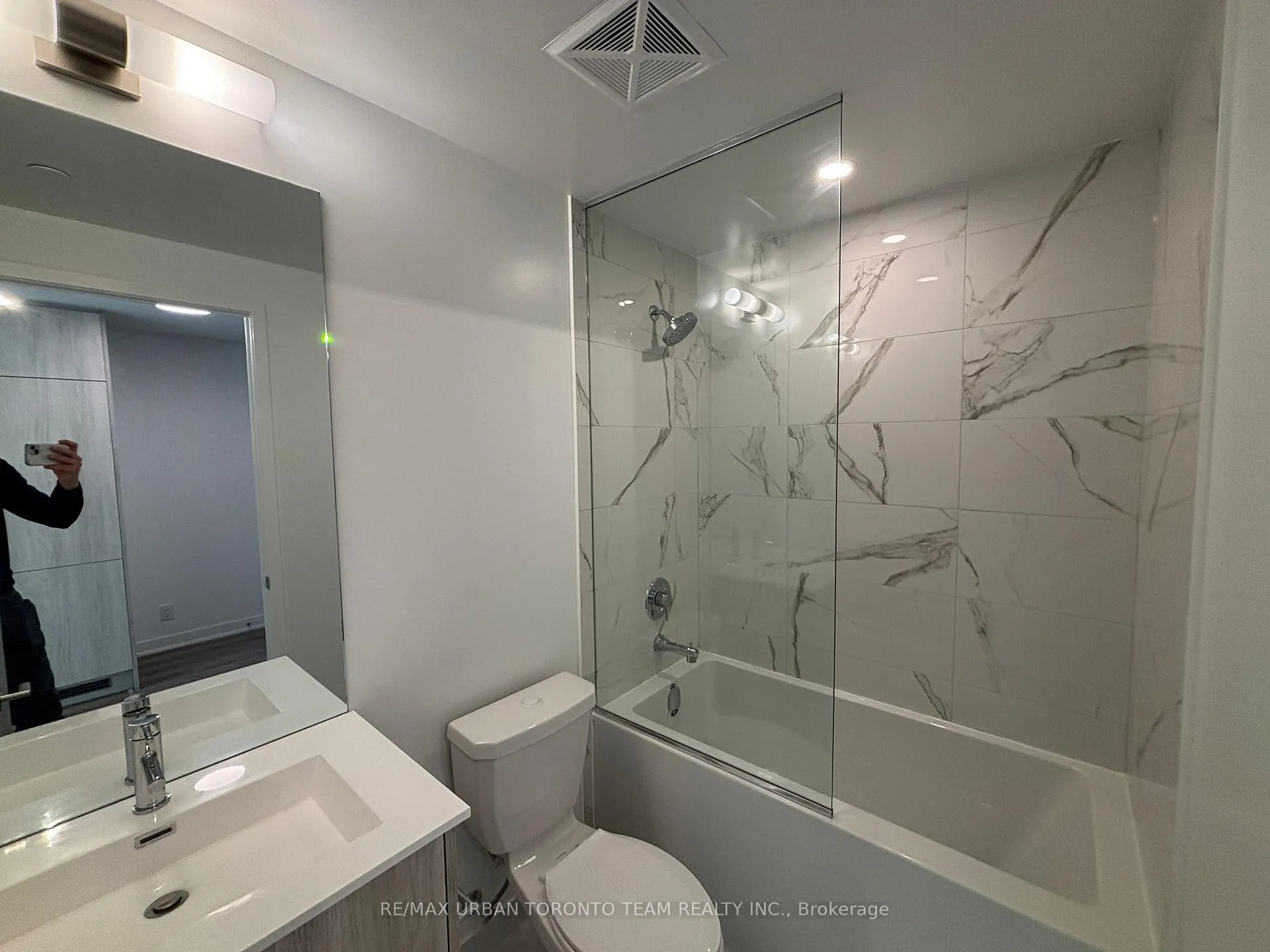 Photo 9 of Unit 1611, 180 Front Street E, Toronto, Moss Park — HOMEH