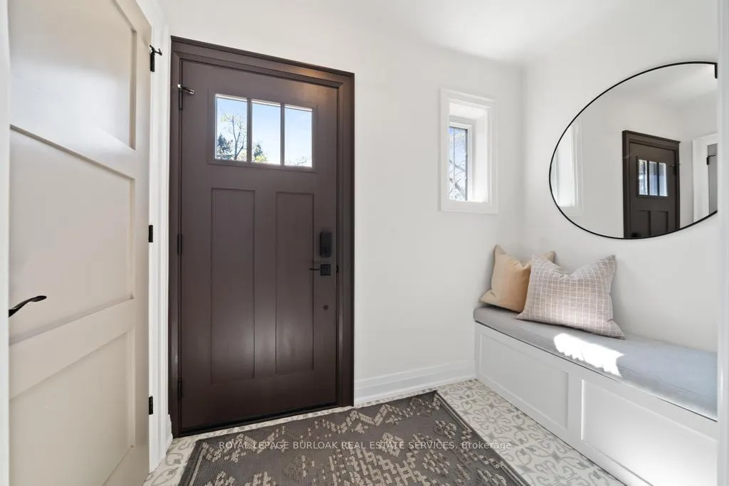 Photo 4 of 321 Guelph Line, Burlington, Roseland — HOMEH