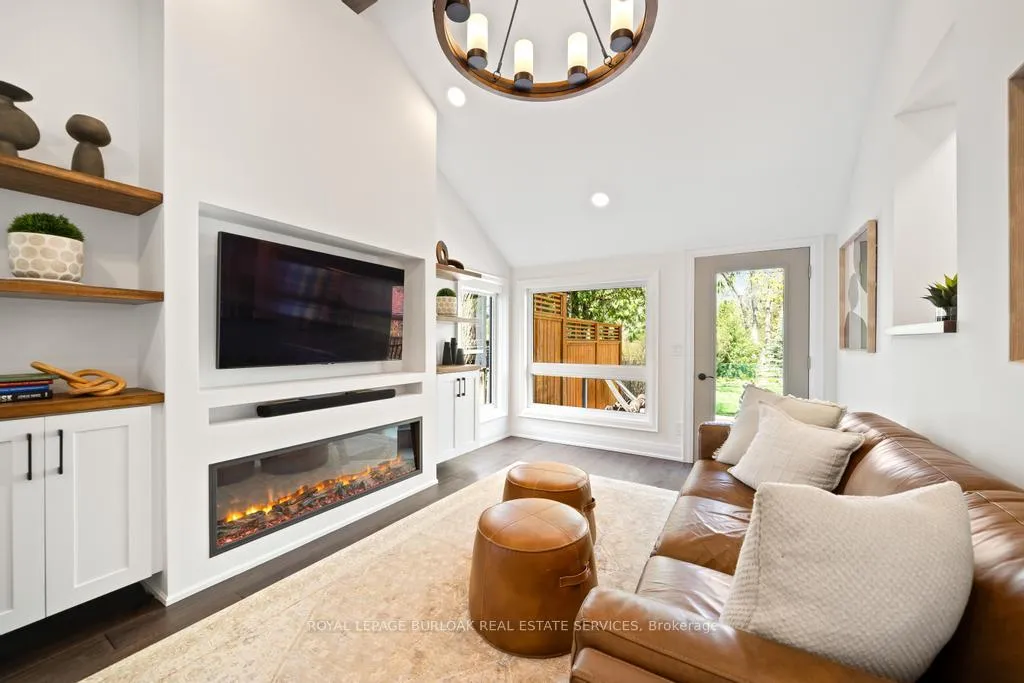 Photo 16 of 321 Guelph Line, Burlington, Roseland — HOMEH