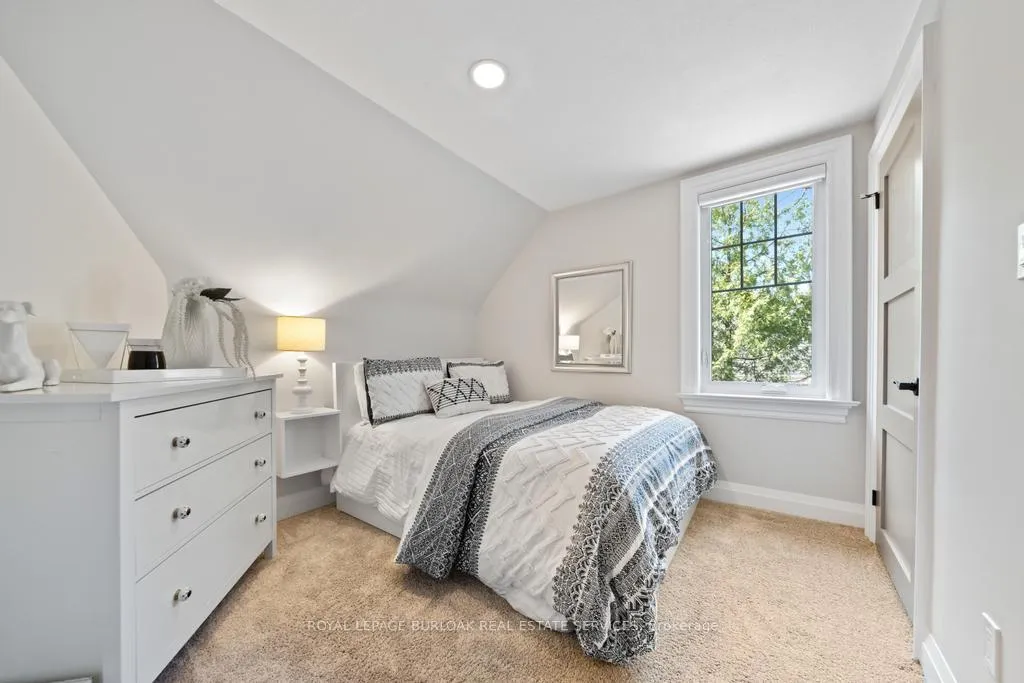 Photo 23 of 321 Guelph Line, Burlington, Roseland — HOMEH