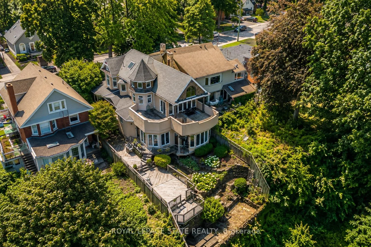 Front of 91 Mountain Park Avenue