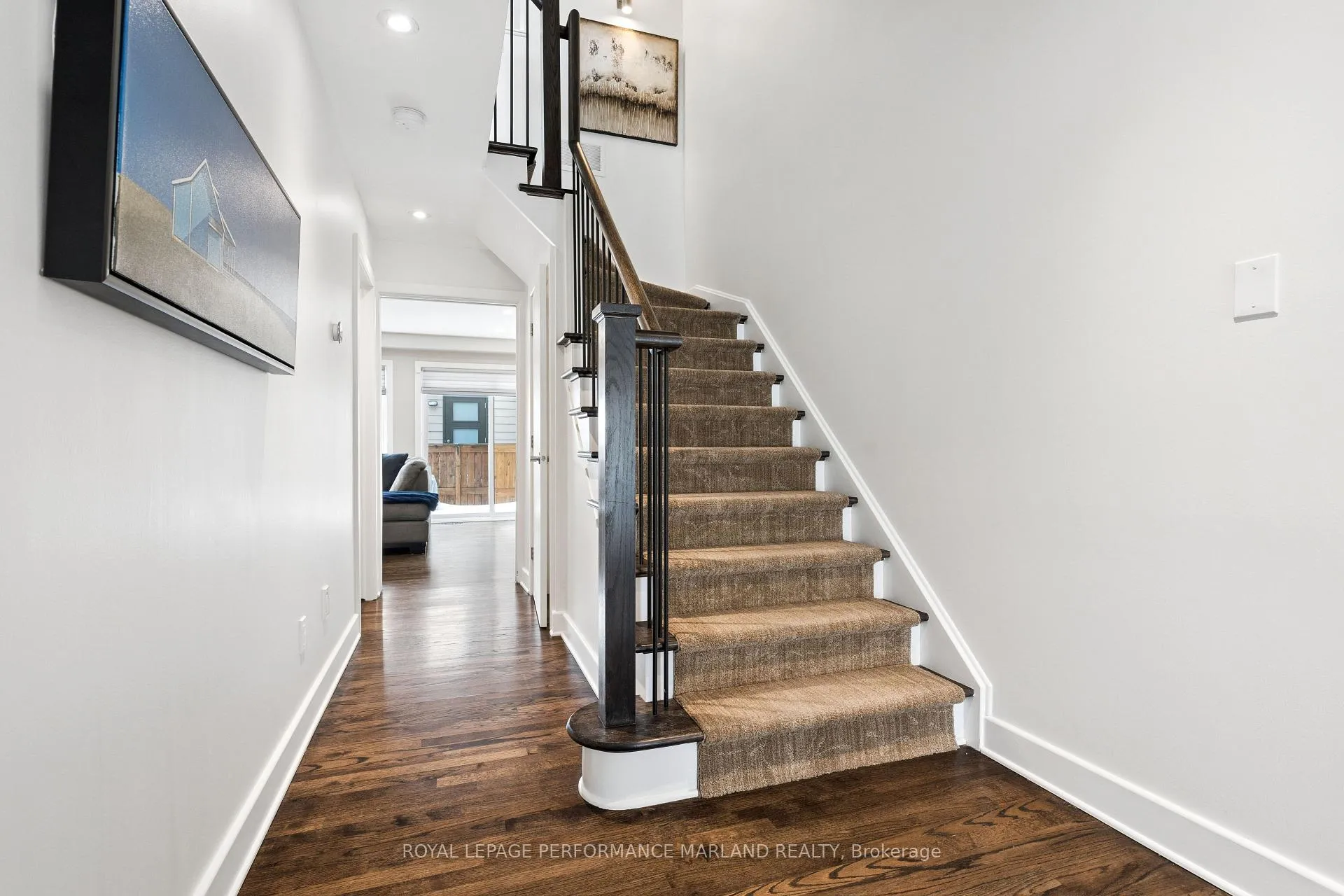 Photo 3 of 1097 North River Road, Ottawa, Overbrook — HOMEH