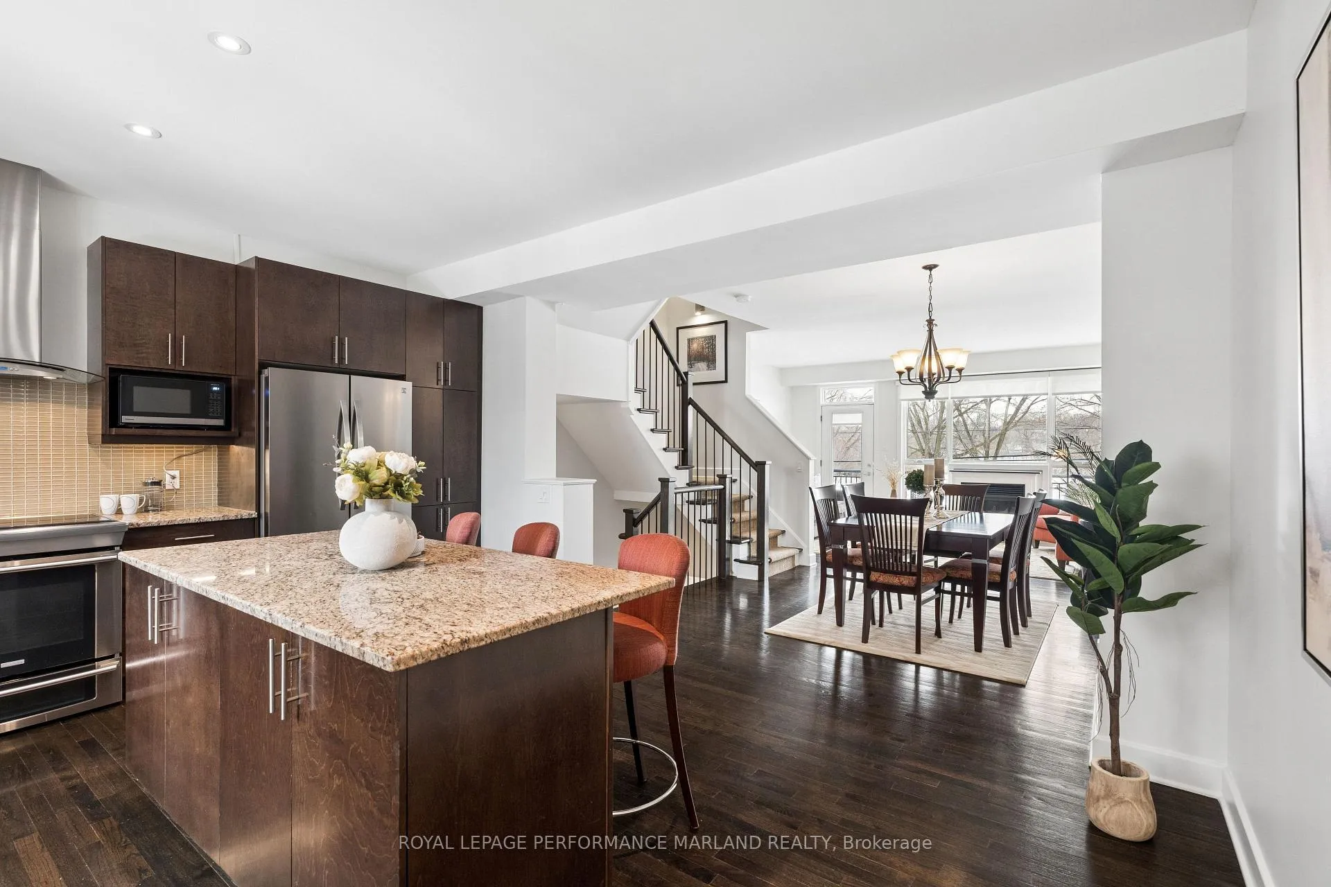 Photo 11 of 1097 North River Road, Ottawa, Overbrook — HOMEH