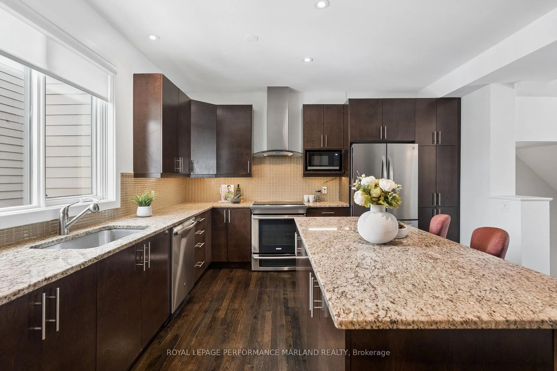 Photo 12 of 1097 North River Road, Ottawa, Overbrook — HOMEH