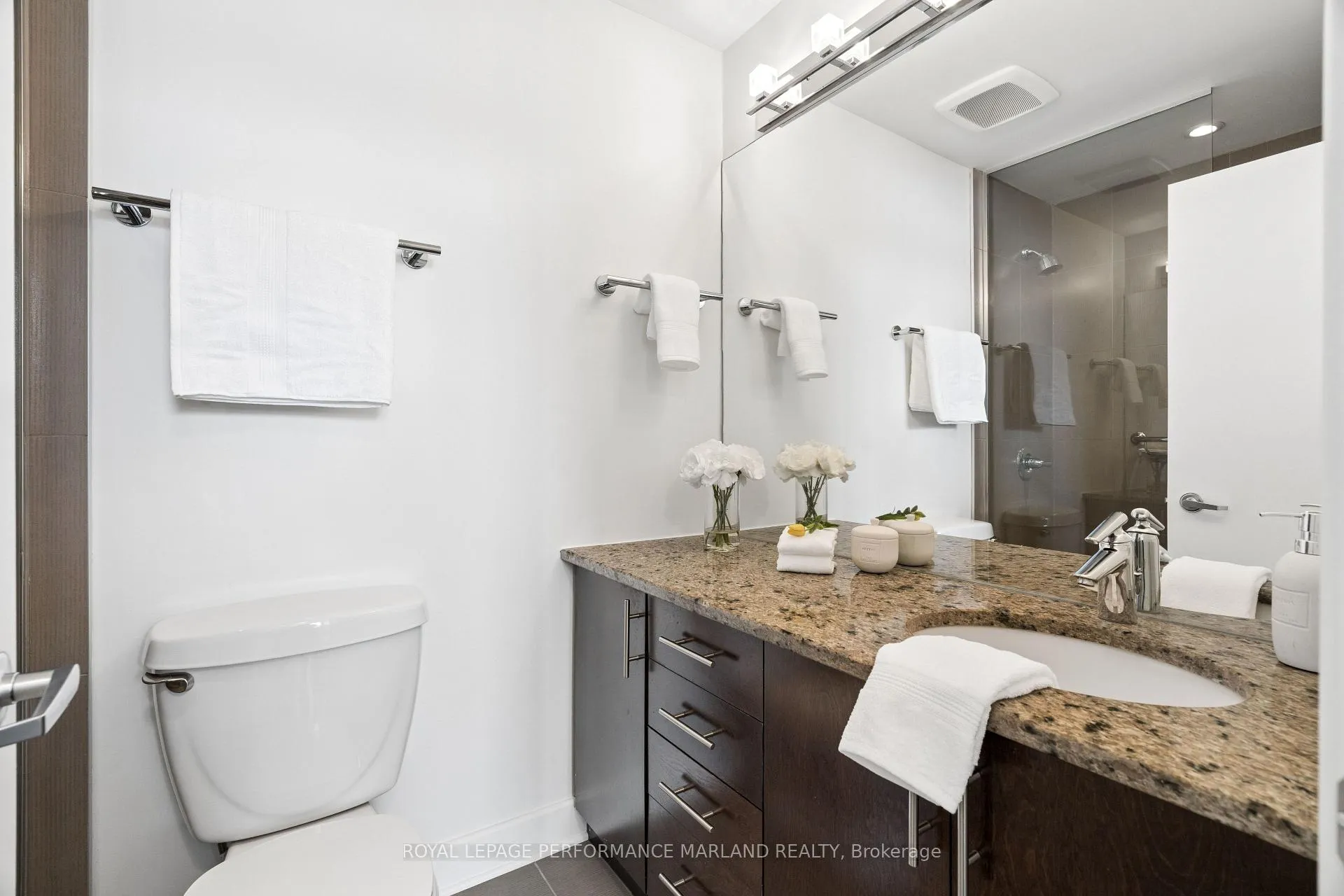 Photo 19 of 1097 North River Road, Ottawa, Overbrook — HOMEH