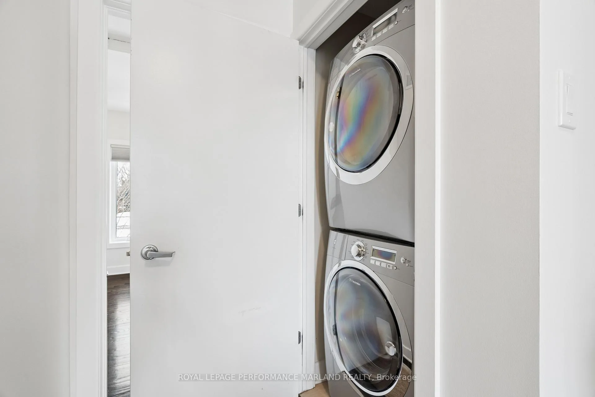 Photo 20 of 1097 North River Road, Ottawa, Overbrook — HOMEH