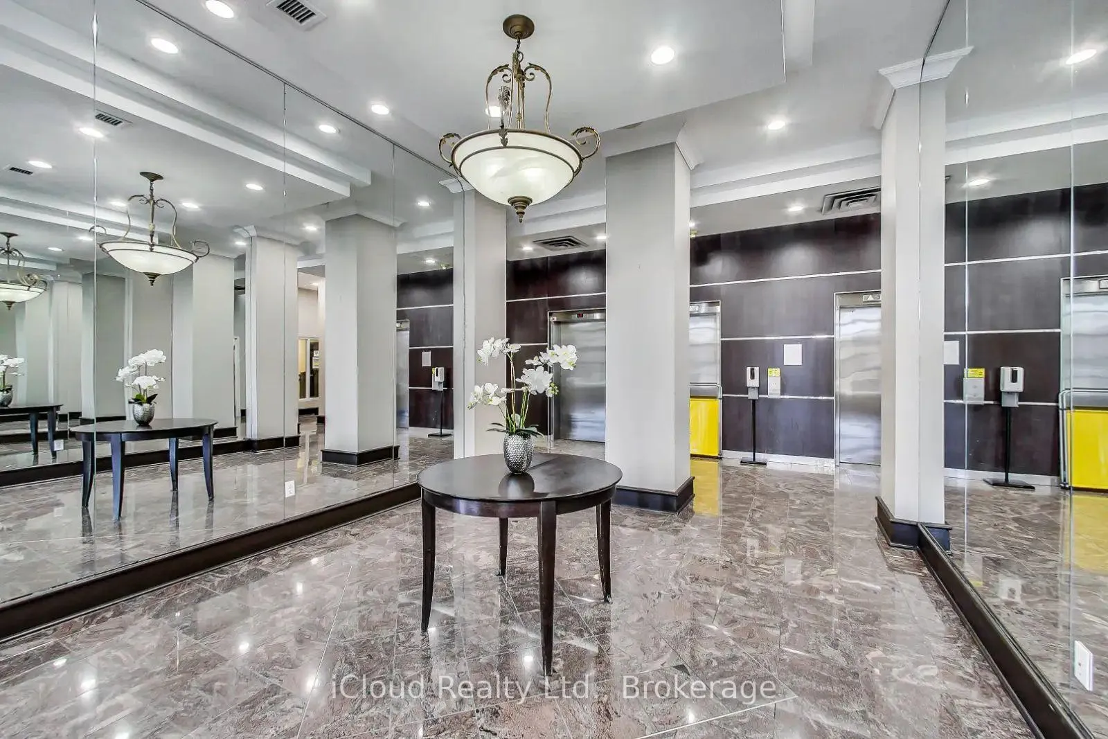 Photo 4 of Unit 912, 21 Overlea Boulevard, Toronto, Thorncliffe Park — HOMEH