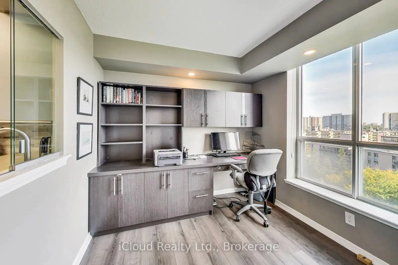 Photo 10 of Unit 912, 21 Overlea Boulevard, Toronto, Thorncliffe Park — HOMEH