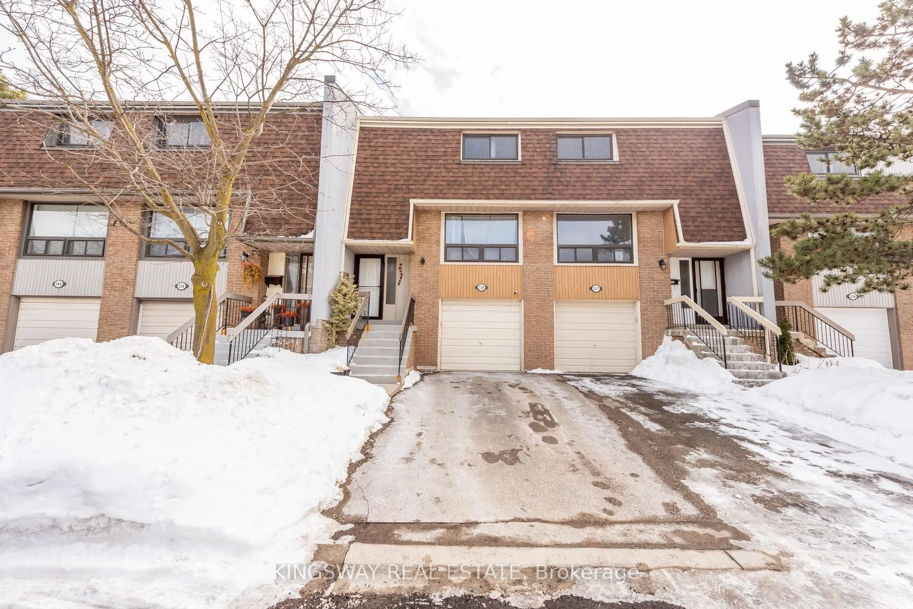 Photo 3 of 138 Ashton Crescent N, Brampton, Central Park — HOMEH
