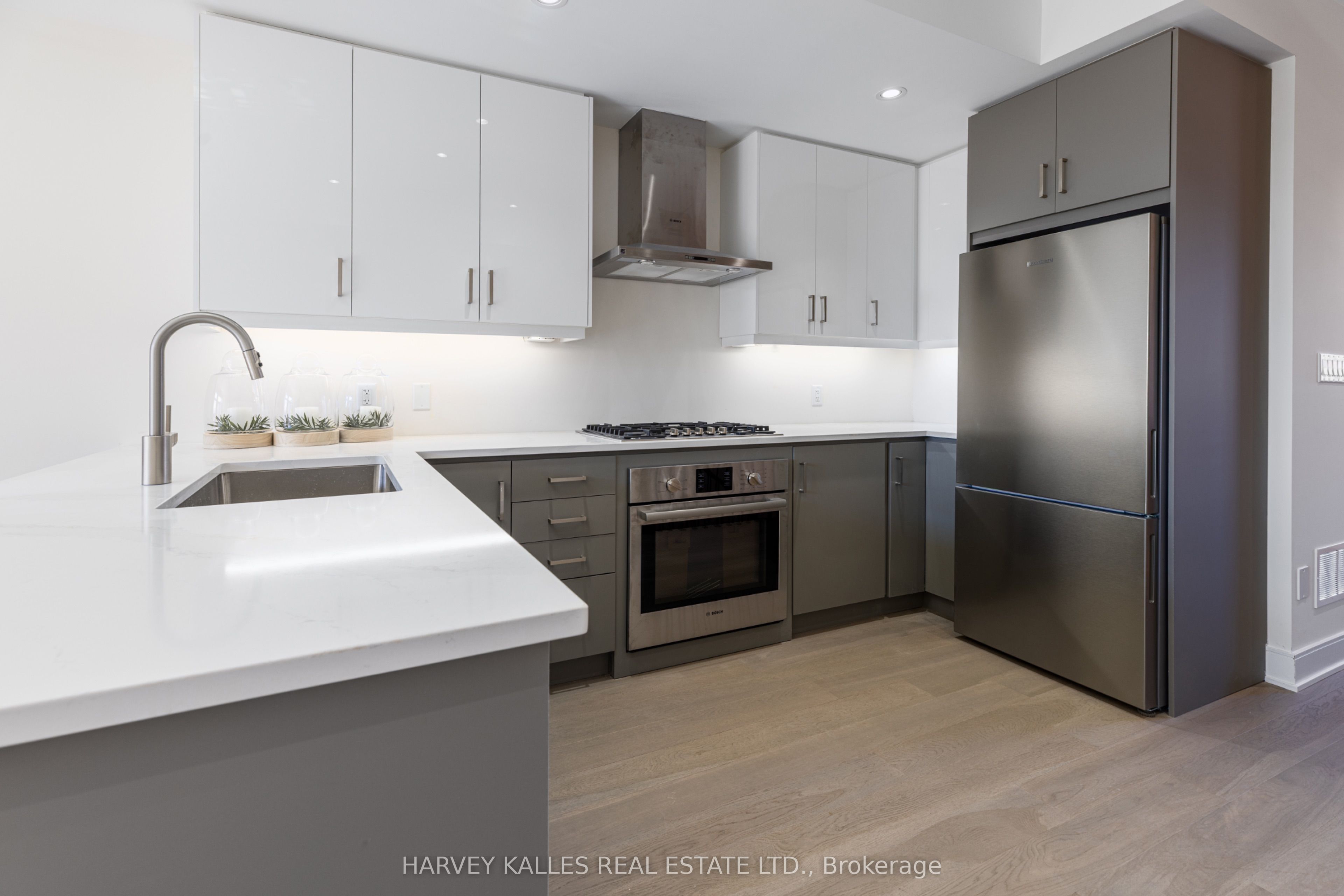 Photo 15 of 17 Innes Avenue, Toronto, Corso Italia-Davenport — HOMEH